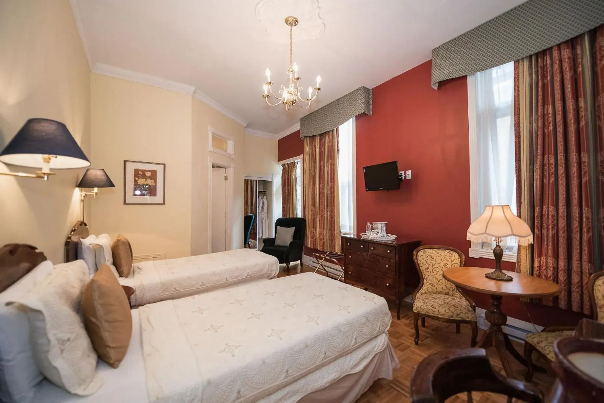 Superior Twin Room in Manoir Sherbrooke Superior Twin Room in Manoir Sherbrooke