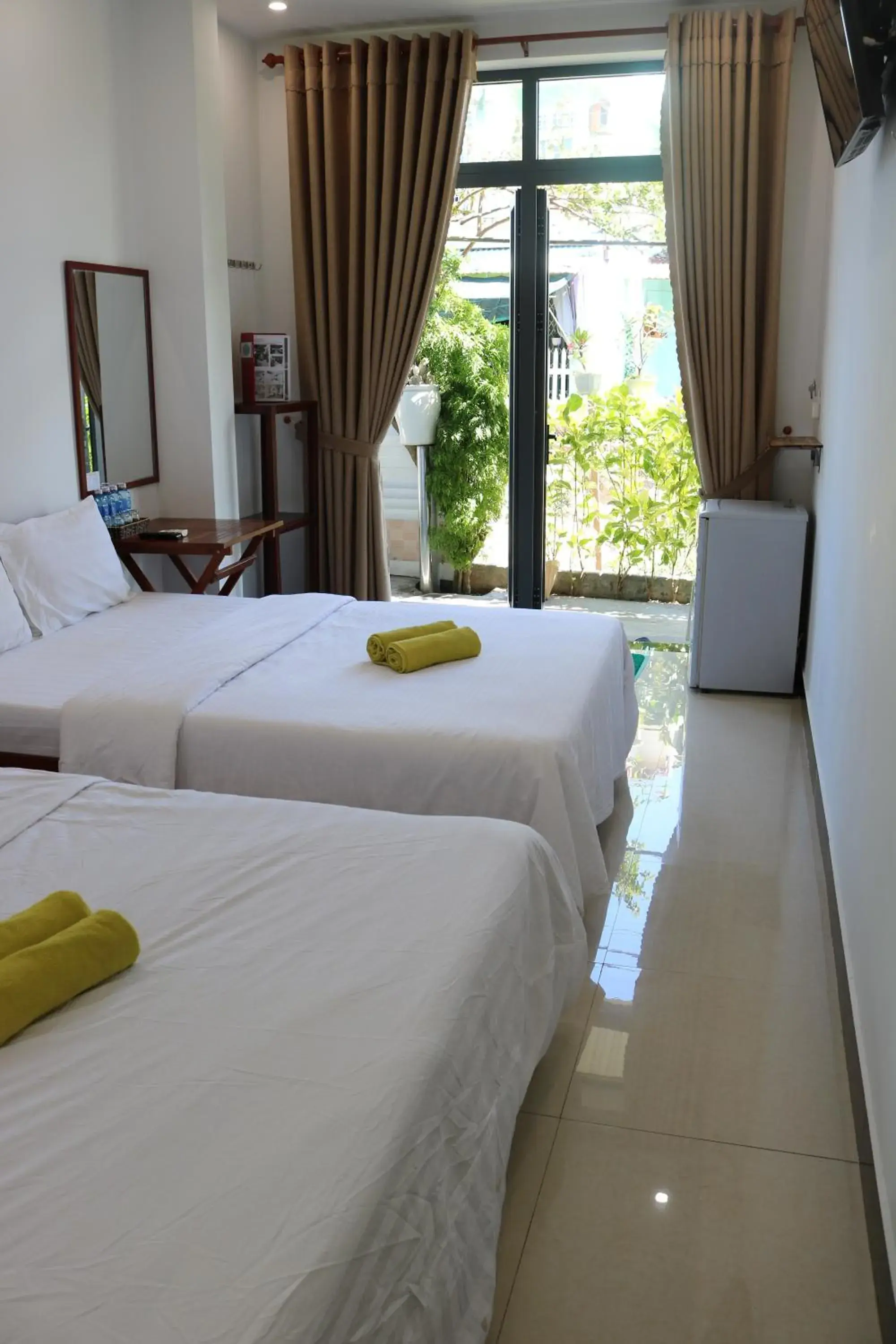 Family Room in Green garden house Family Room in Green garden house