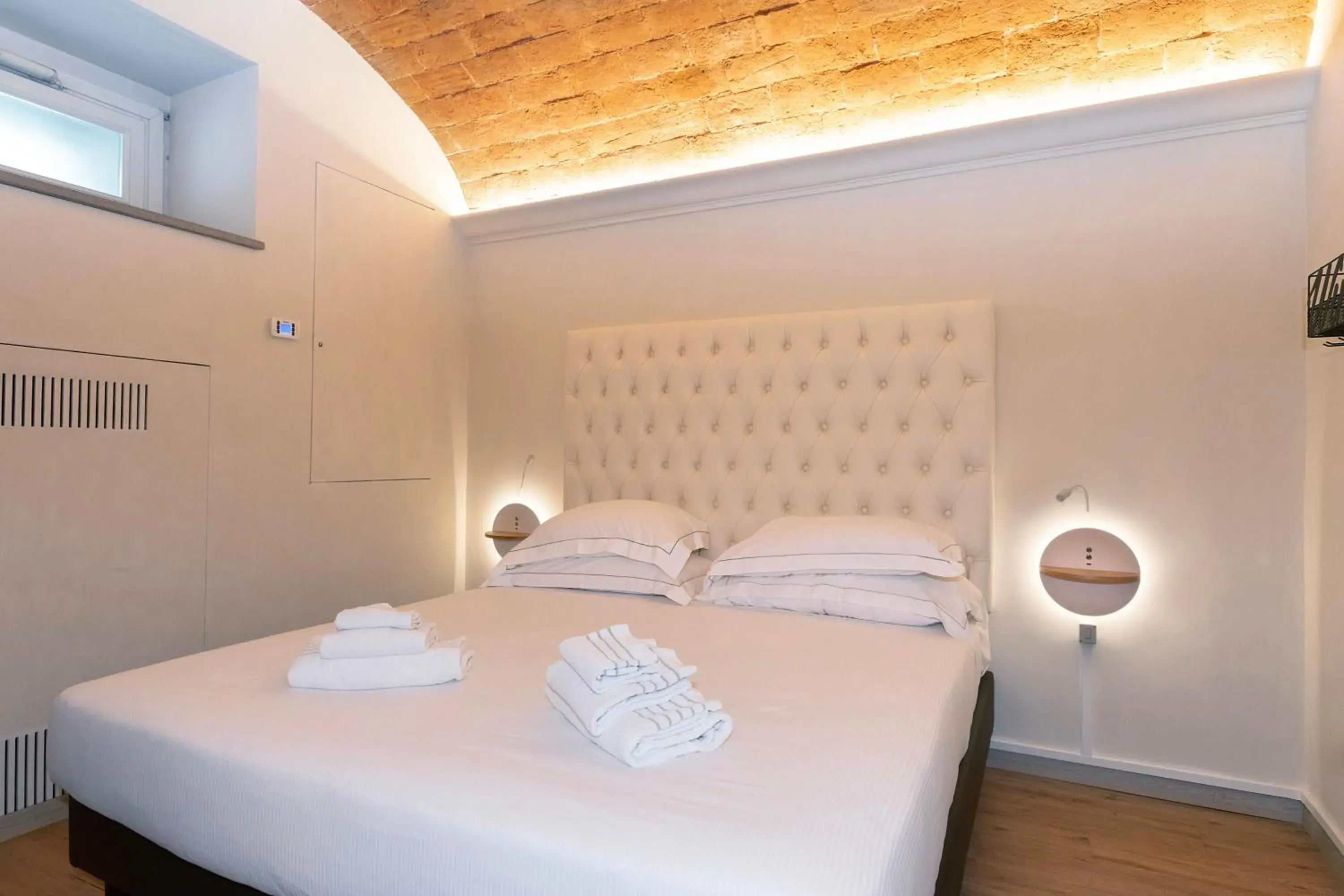 Double Room with Private External Bathroom - Basement in Florence Luxury Guest House Double Room with Private External Bathroom - Basement in Florence Luxury Guest House