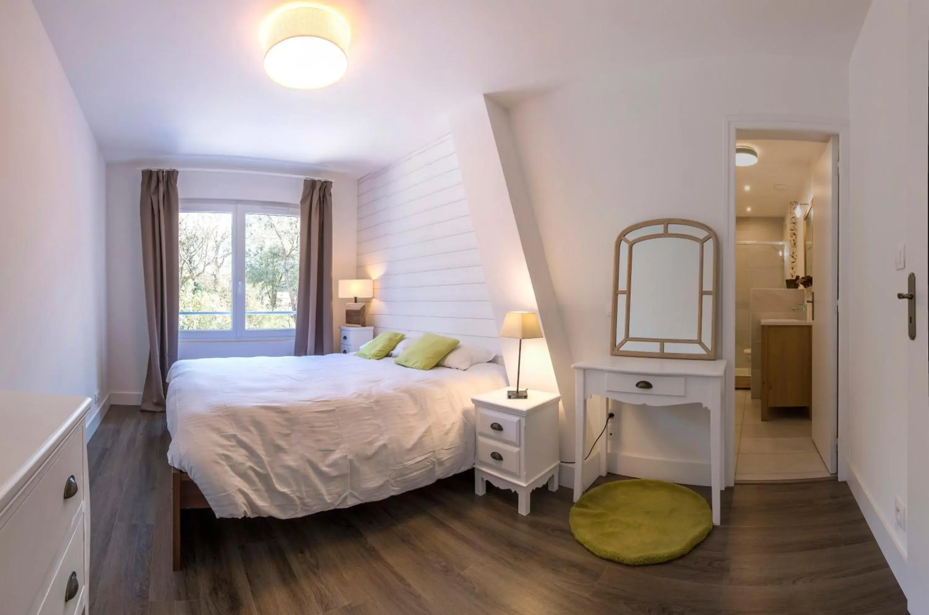 Double Room with Private Bathroom in BREVOCEAN Chb calme Côte Atlantique Double Room with Private Bathroom in BREVOCEAN Chb calme Côte Atlantique