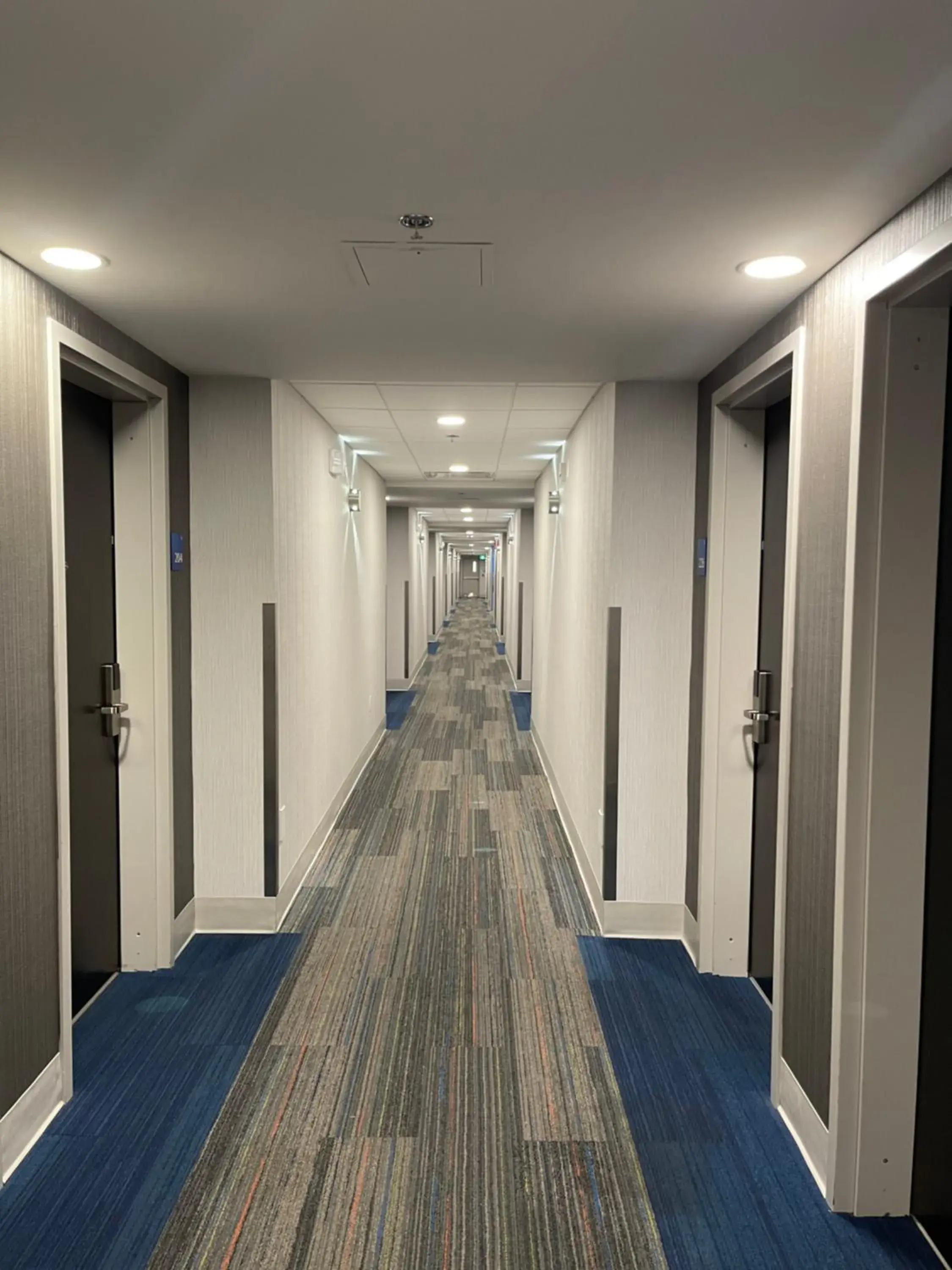 Standard King Room with Sofa Bed in Holiday Inn Express & Suites - Gatineau - Ottawa by IHG Standard King Room with Sofa Bed in Holiday Inn Express & Suites - Gatineau - Ottawa by IHG