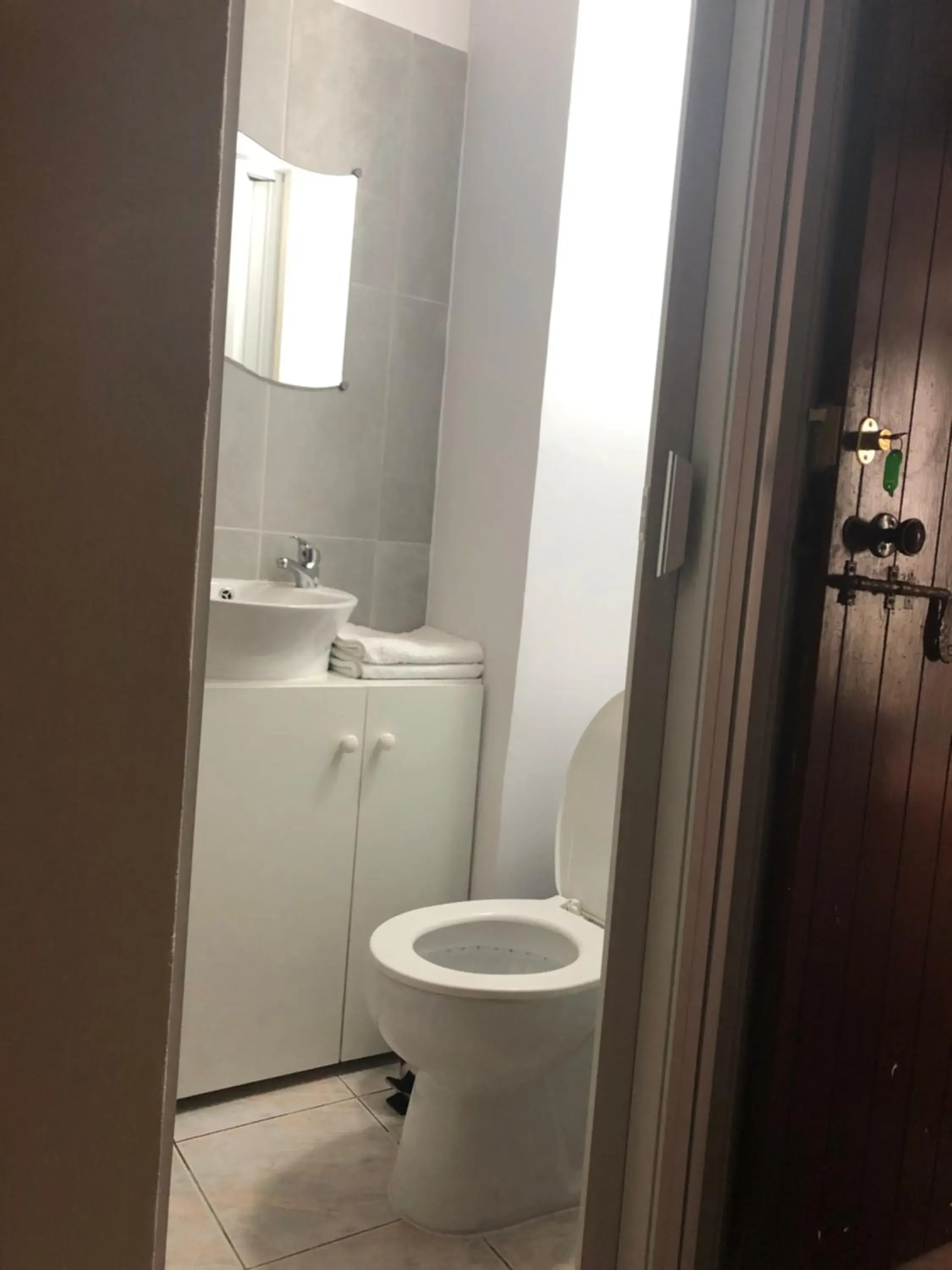 Budget Double Room - single occupancy in Villa Thermopilon Budget Double Room - single occupancy in Villa Thermopilon