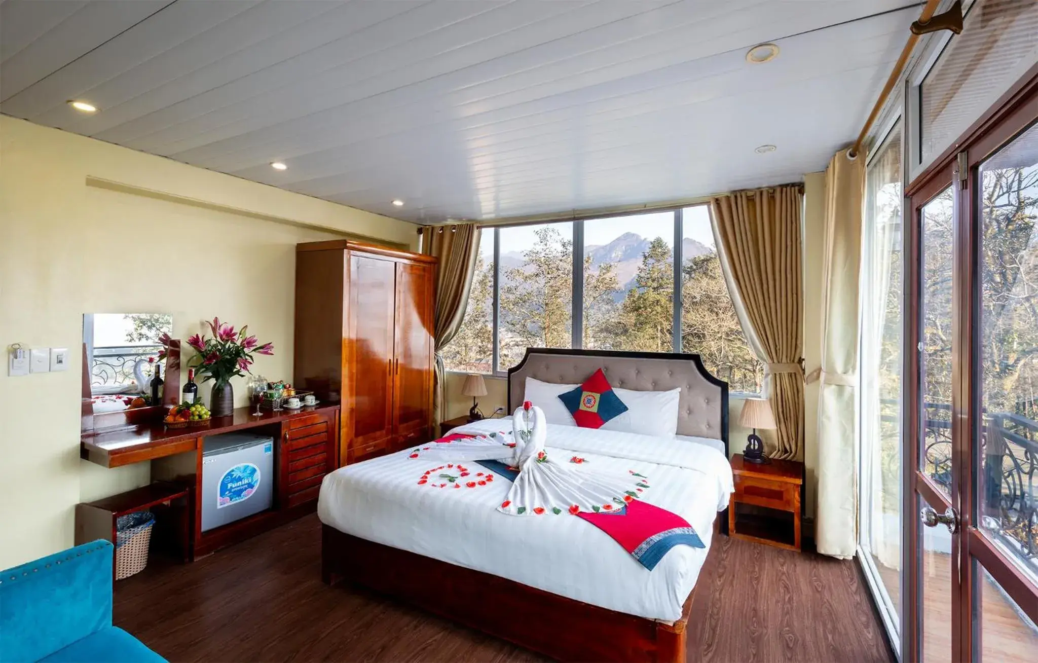 Deluxe Suite in Sapa Hidden Gem Hotel & Spa Deluxe Suite in Sapa Hidden Gem Hotel & Spa