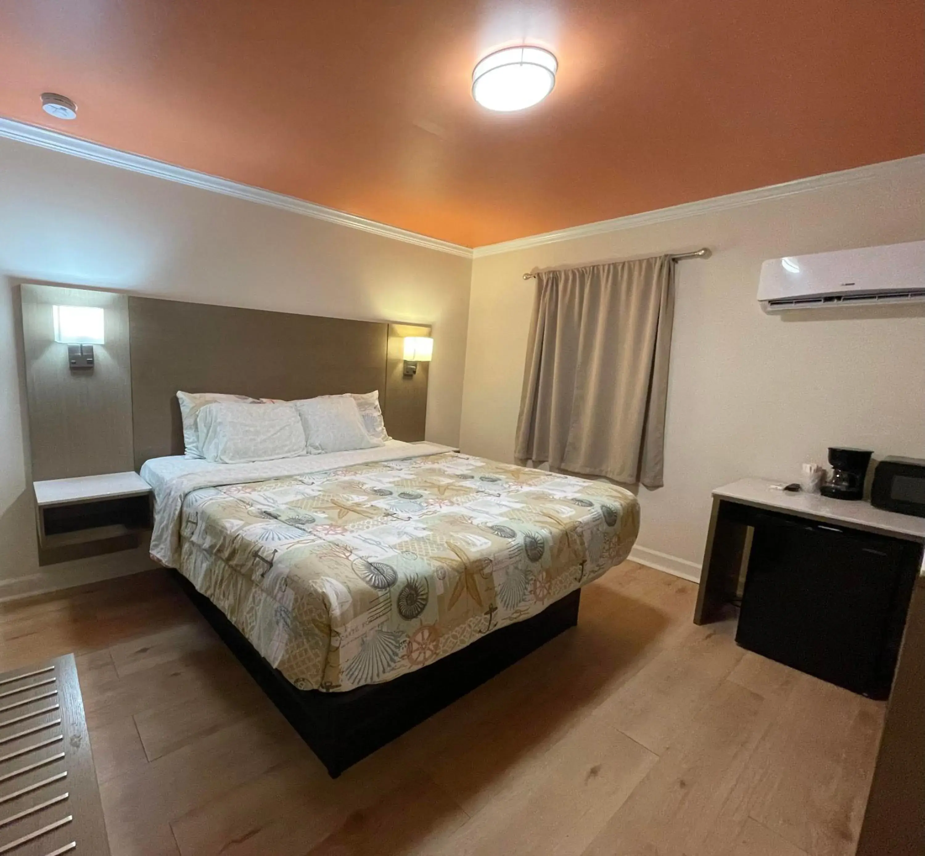 Standard King Room in The Beacon Standard King Room in The Beacon