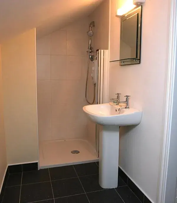 Double Room with Private Bathroom - single occupancy in Crockgarve B and B Double Room with Private Bathroom - single occupancy in Crockgarve B and B
