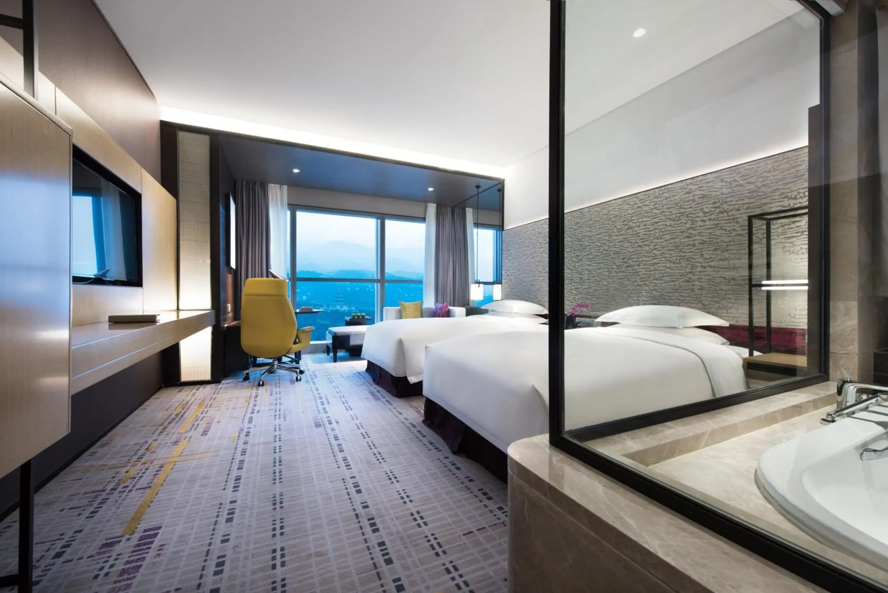 Standard Twin Room with Lounge Access in Crowne Plaza Baoji City Center by IHG Standard Twin Room with Lounge Access in Crowne Plaza Baoji City Center by IHG