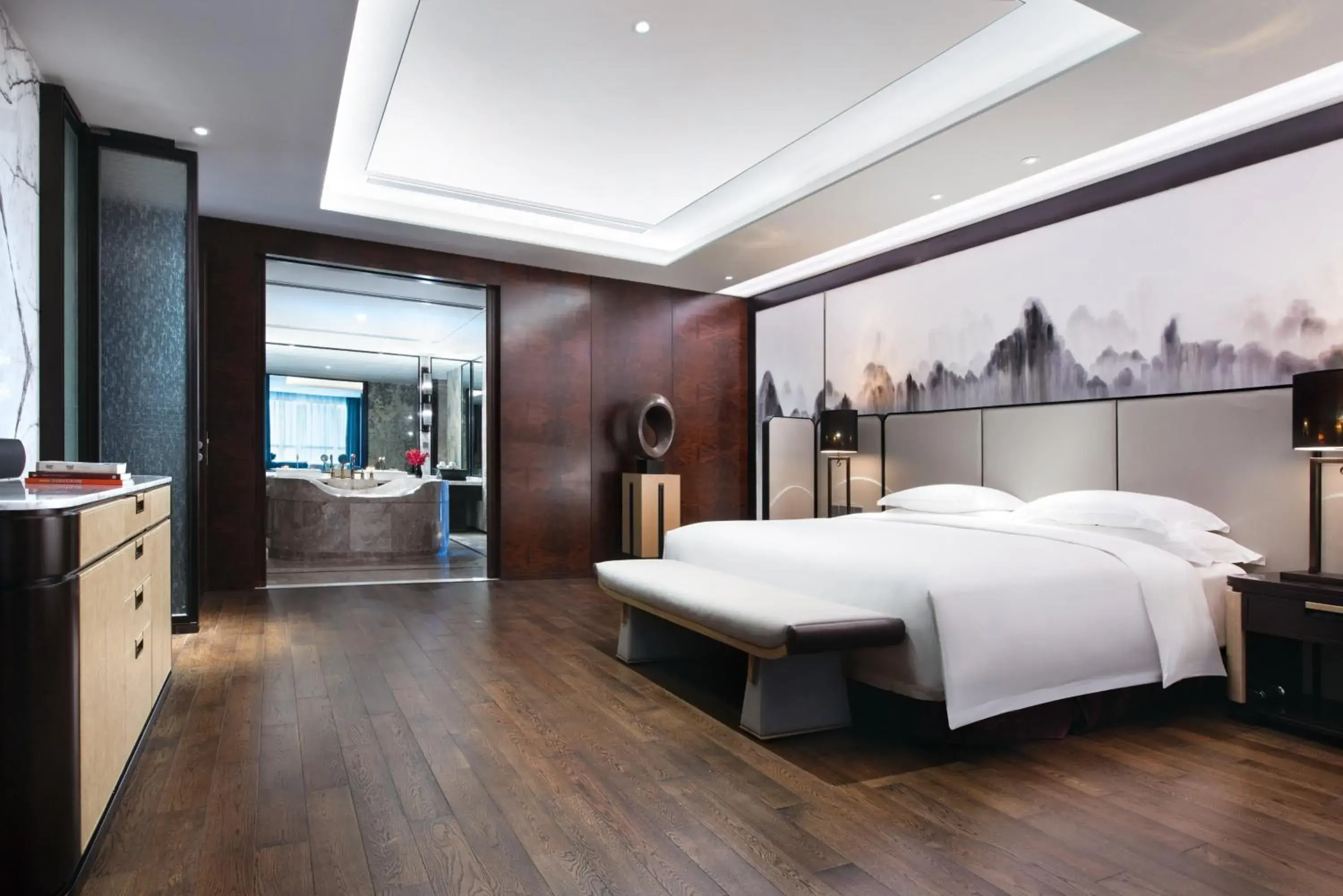 One-Bedroom King Suite with River View in Crowne Plaza Baoji City Center by IHG One-Bedroom King Suite with River View in Crowne Plaza Baoji City Center by IHG