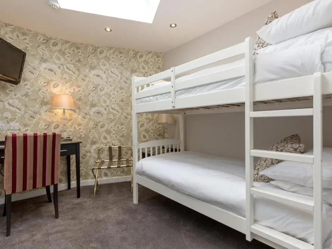 Two Bedroom Family Suite with Shower - Garden View in Kirkstyle Hotel Two Bedroom Family Suite with Shower - Garden View in Kirkstyle Hotel