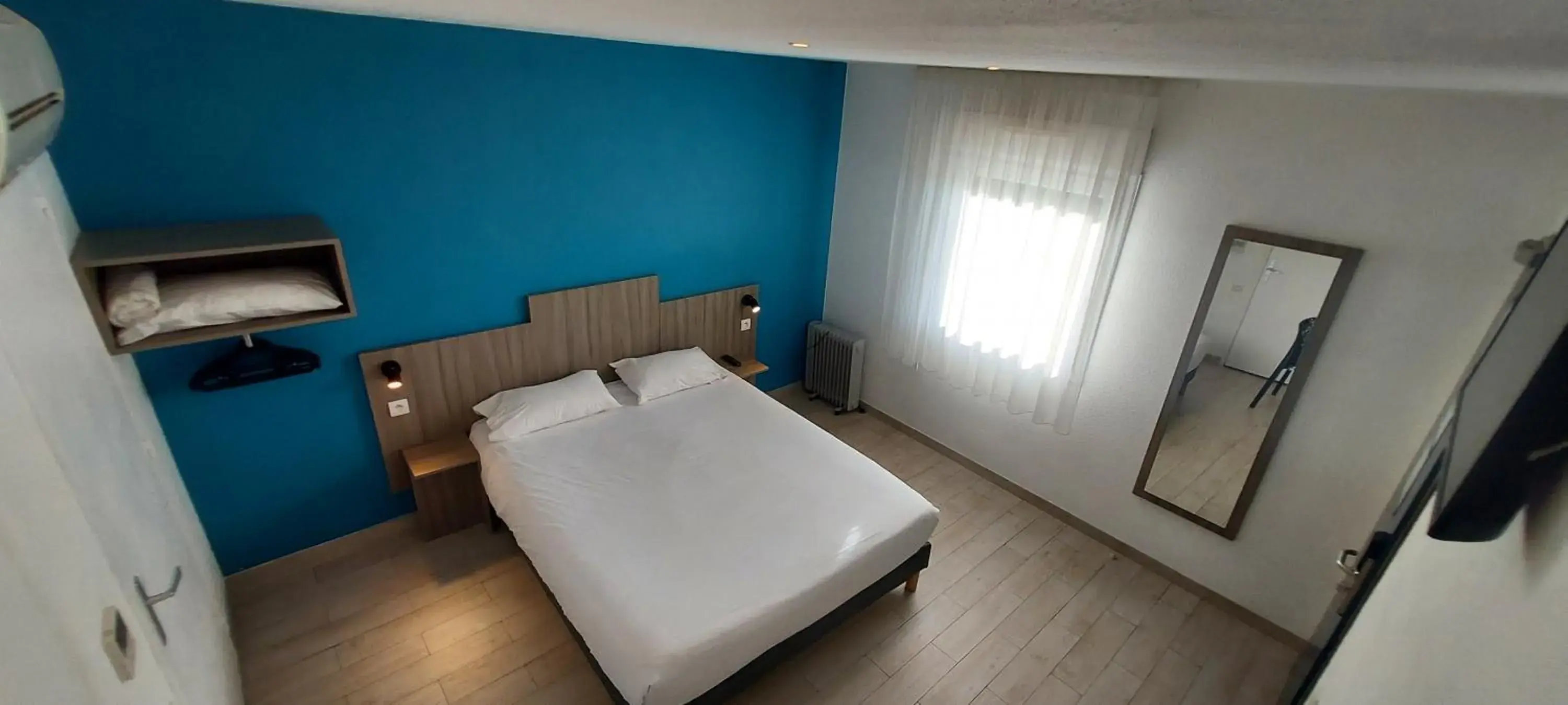 Double Room - Disability Access in Brit Hotel Confort Manosque Cadarache Double Room - Disability Access in Brit Hotel Confort Manosque Cadarache