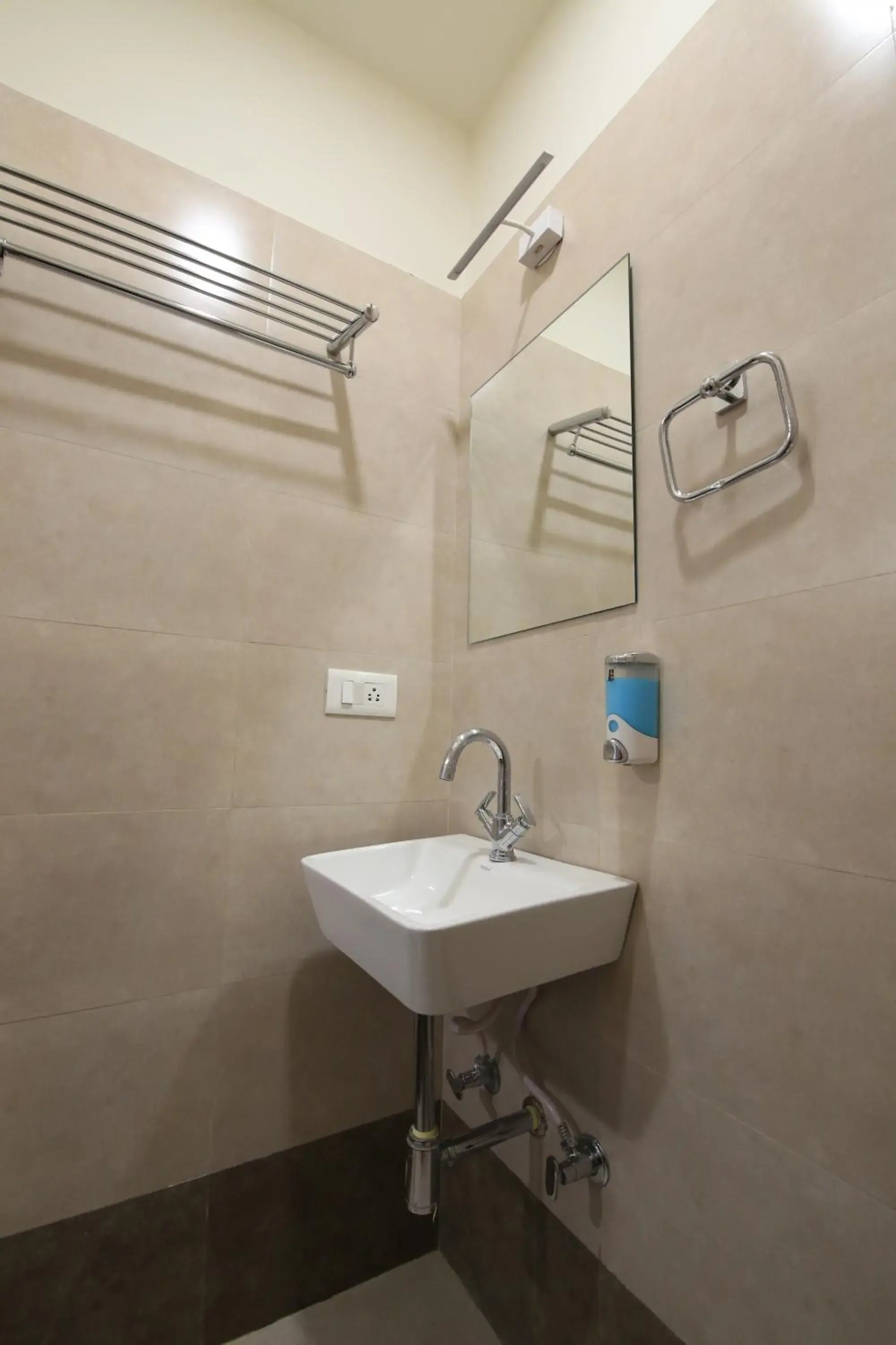 Deluxe Double Room - single occupancy in Blue Beds Hostel Deluxe Double Room - single occupancy in Blue Beds Hostel