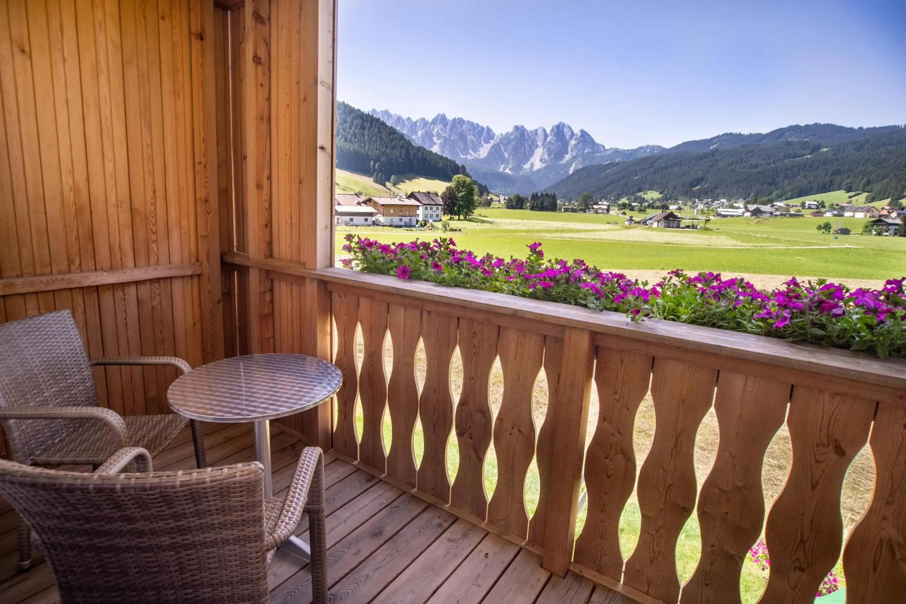 Double or Twin Room - Disability Access in COOEE alpin Hotel Dachstein Double or Twin Room - Disability Access in COOEE alpin Hotel Dachstein