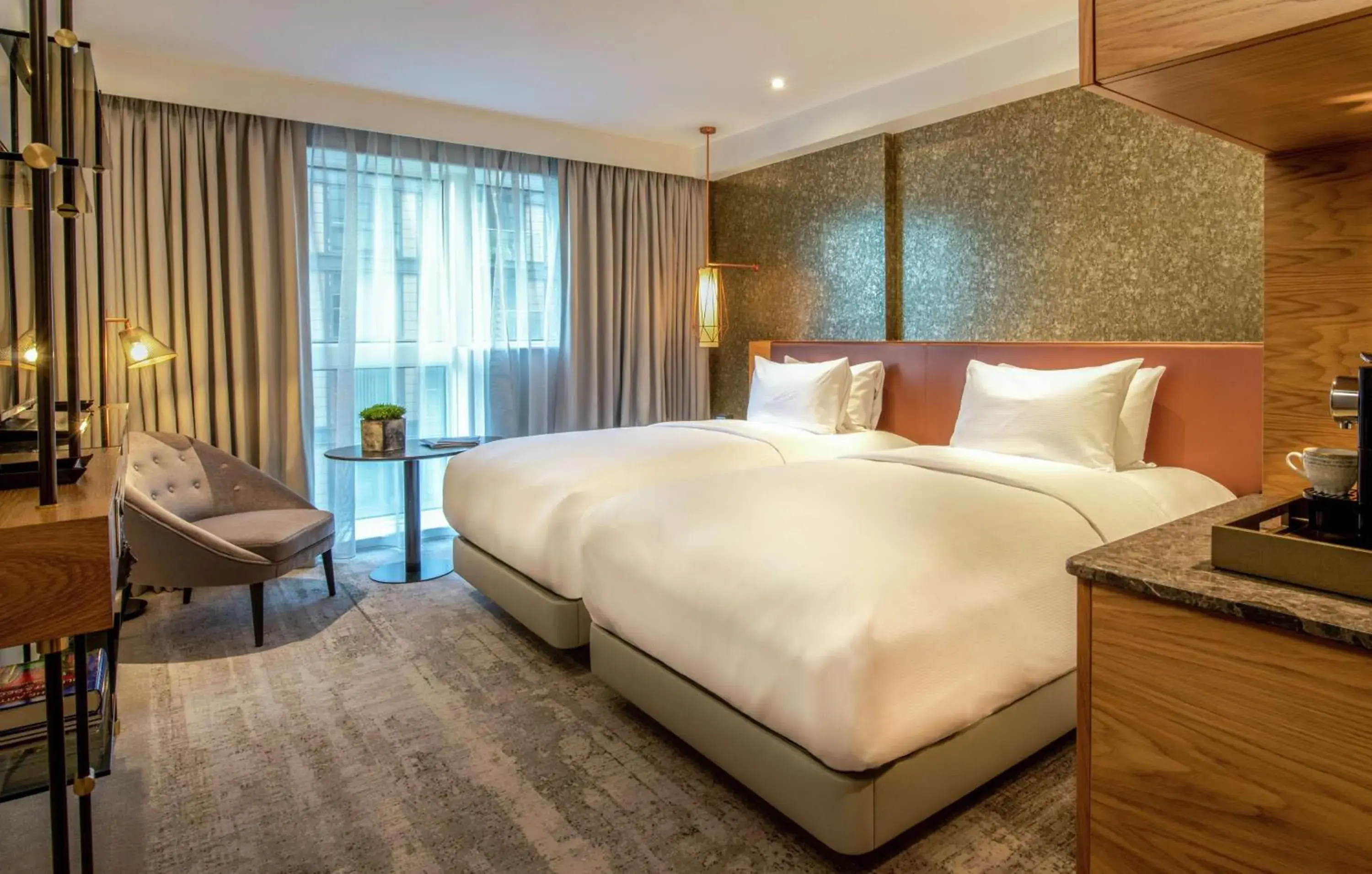 Twin Room in Lincoln Plaza Hotel London, Curio Collection By Hilton Twin Room in Lincoln Plaza Hotel London, Curio Collection By Hilton