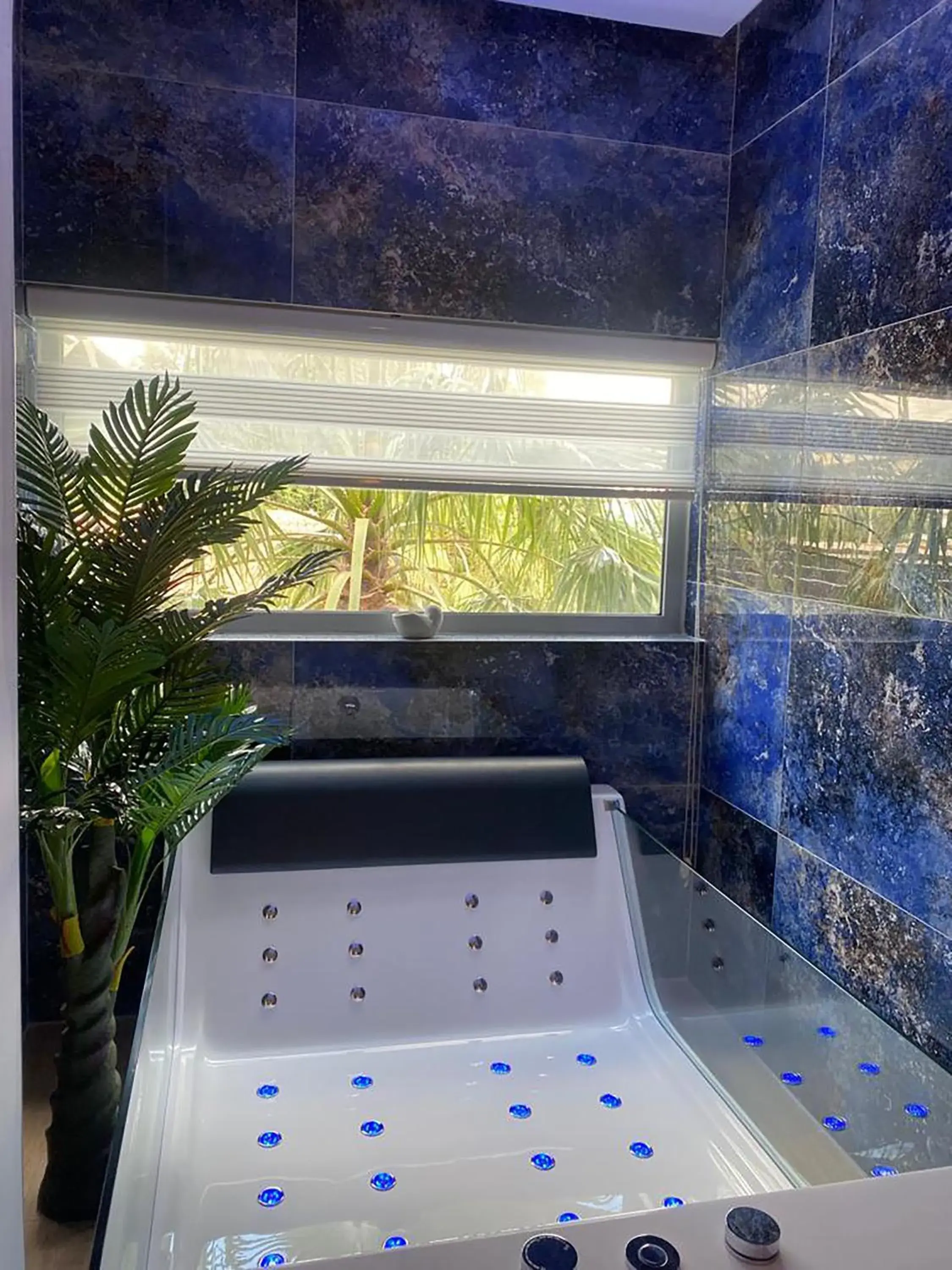 Double Room with Jacuzzi in Kuburi Hotel Double Room with Jacuzzi in Kuburi Hotel