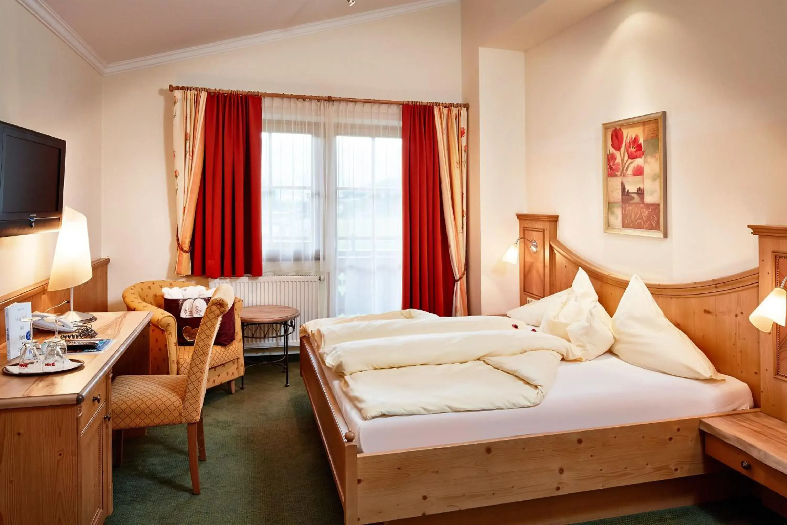 Double Room with Balcony - single occupancy in Bauernhof Hotel Oberschwarzach Double Room with Balcony - single occupancy in Bauernhof Hotel Oberschwarzach