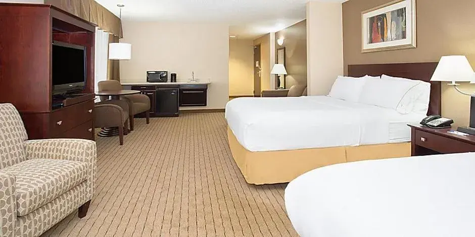 Suite with Two Queen Beds in Holiday Inn Express Hotel & Suites Minot South by IHG Suite with Two Queen Beds in Holiday Inn Express Hotel & Suites Minot South by IHG