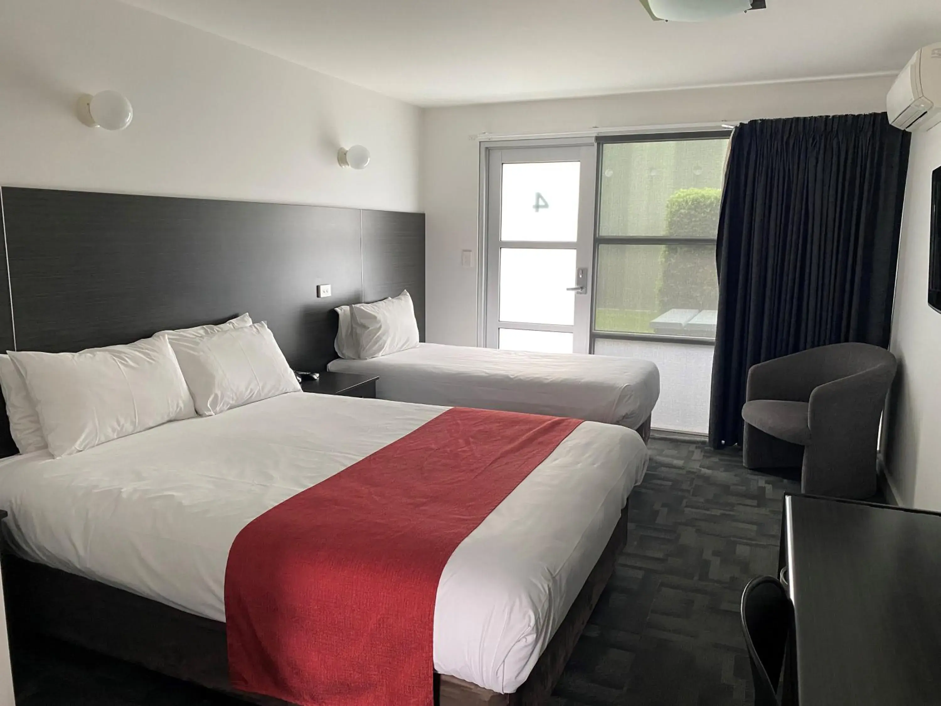 Family Room (3 Adults) in Brighton Hotel Motel Family Room (3 Adults) in Brighton Hotel Motel