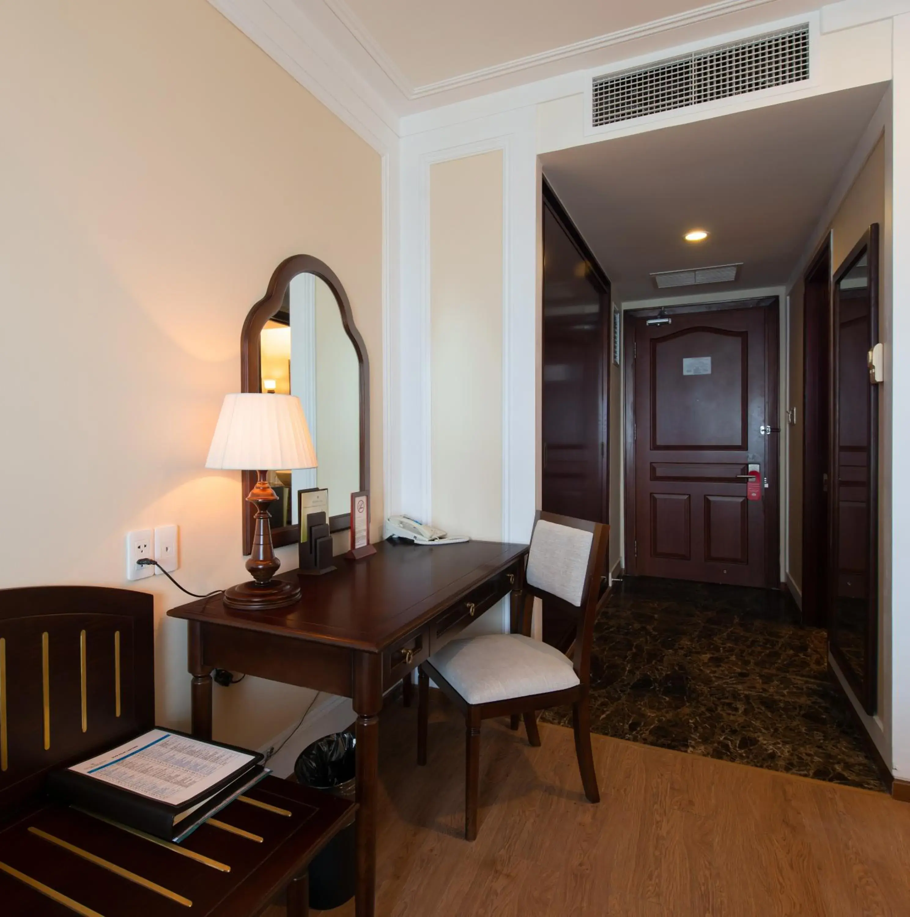 Deluxe King in Sunrise Nha Trang Beach Hotel & Spa Deluxe King in Sunrise Nha Trang Beach Hotel & Spa