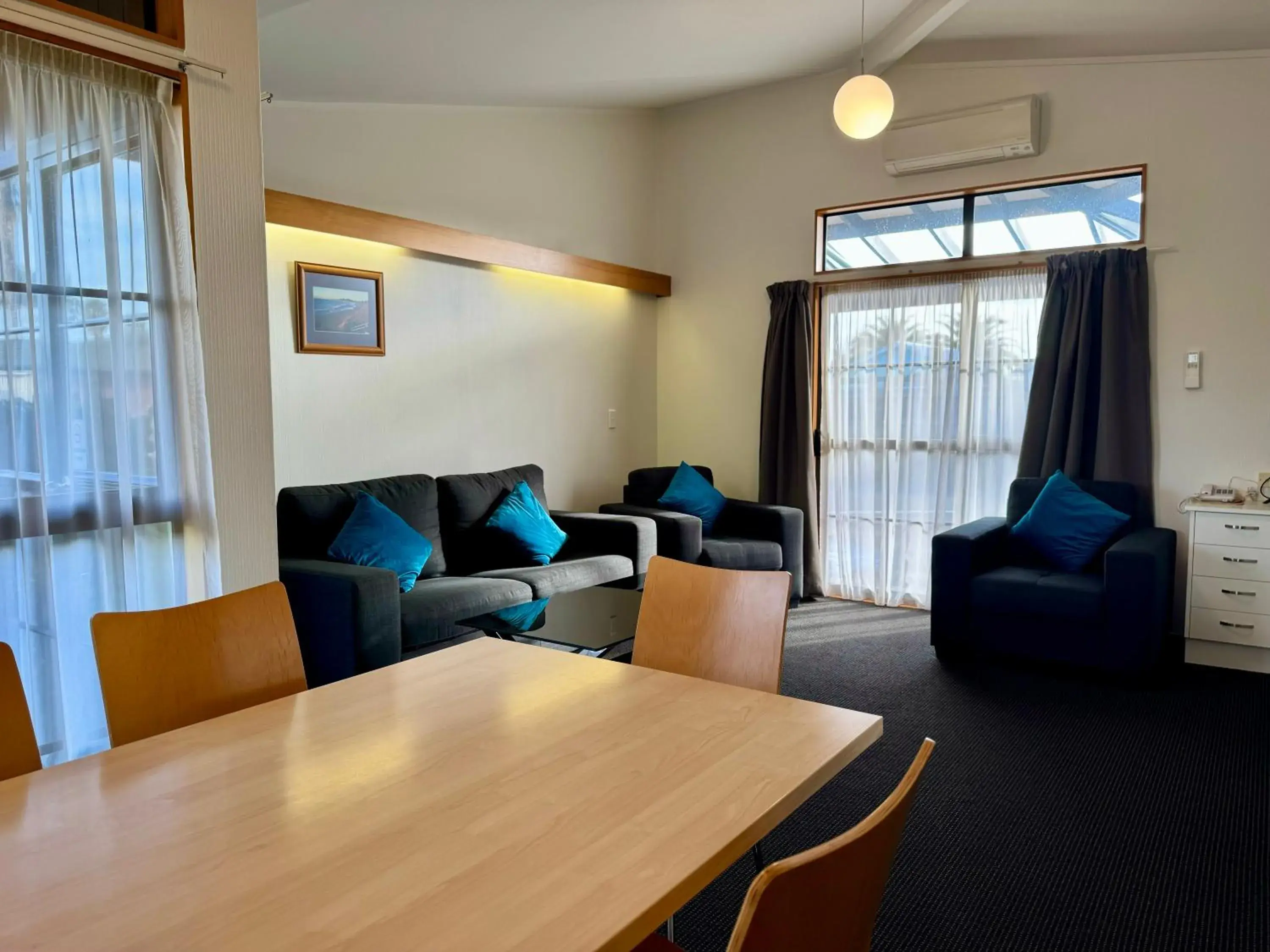 Two-Bedroom Apartment in Teal Motor Lodge Two-Bedroom Apartment in Teal Motor Lodge