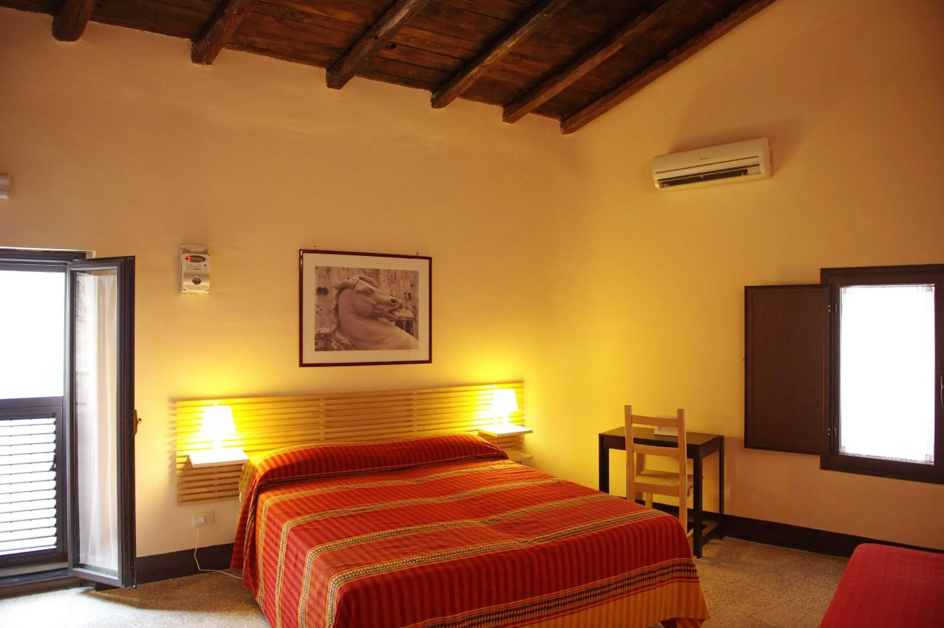 Triple Room with Bathroom - single occupancy in B&B Porta della Terra Triple Room with Bathroom - single occupancy in B&B Porta della Terra