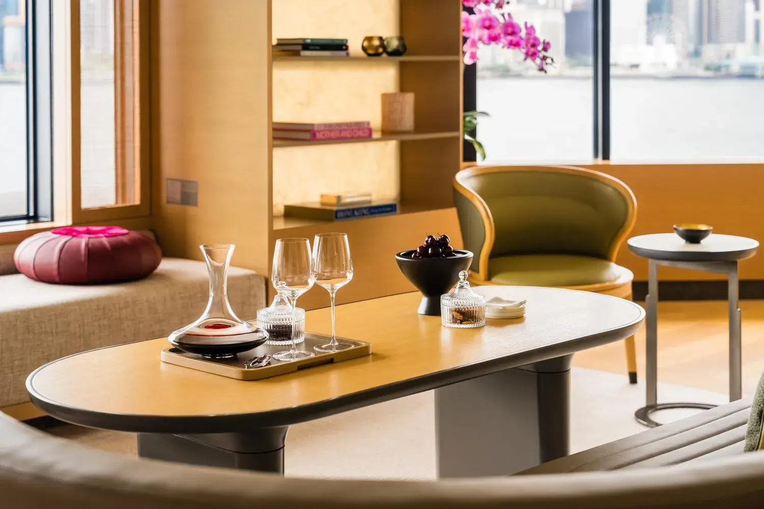 One-Bedroom Corner Suite with Harbor View - Regent Club Access in Regent Hong Kong One-Bedroom Corner Suite with Harbor View - Regent Club Access in Regent Hong Kong