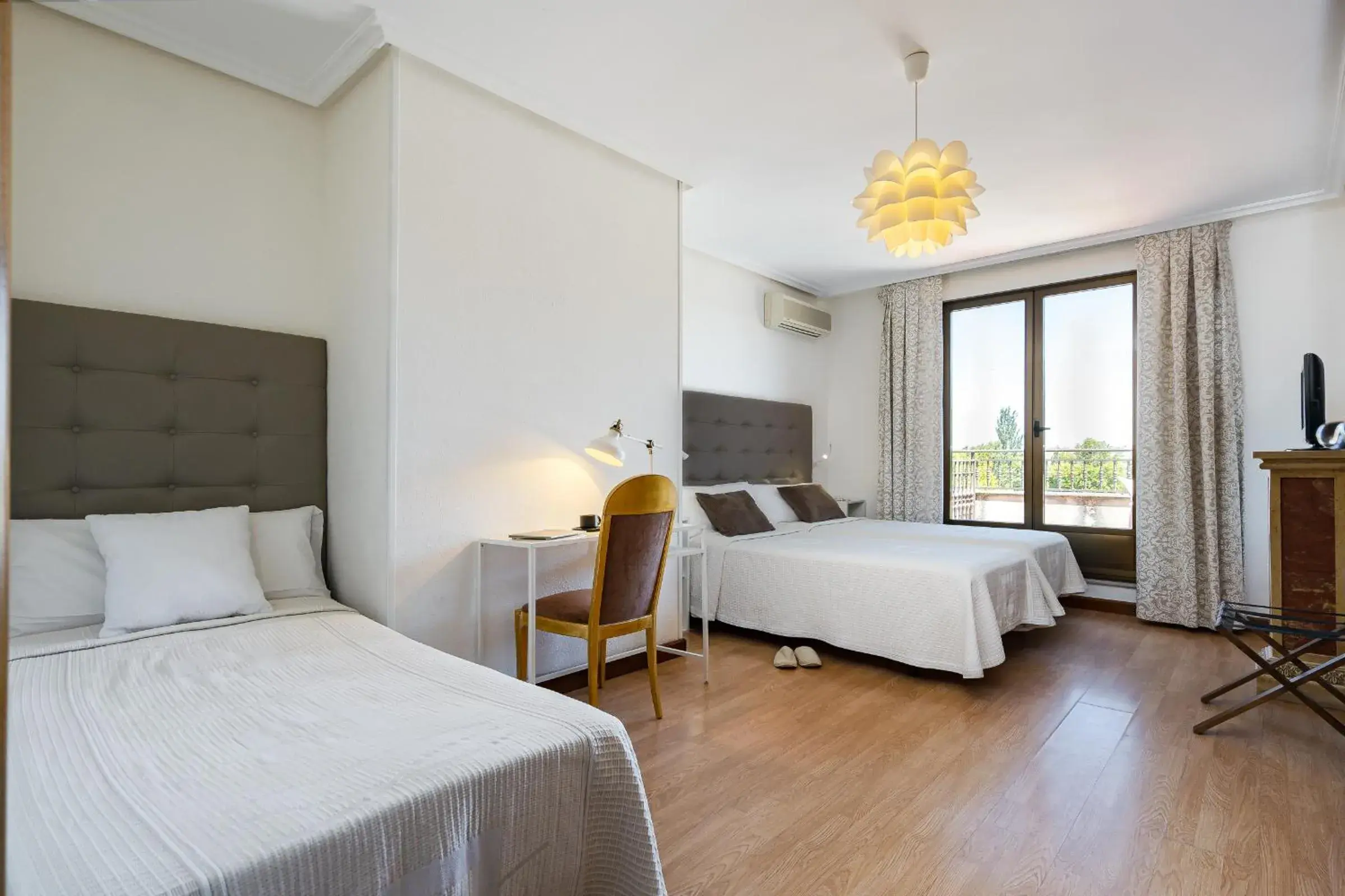 Triple Room with Terrace in Hotel Eurowest Triple Room with Terrace in Hotel Eurowest