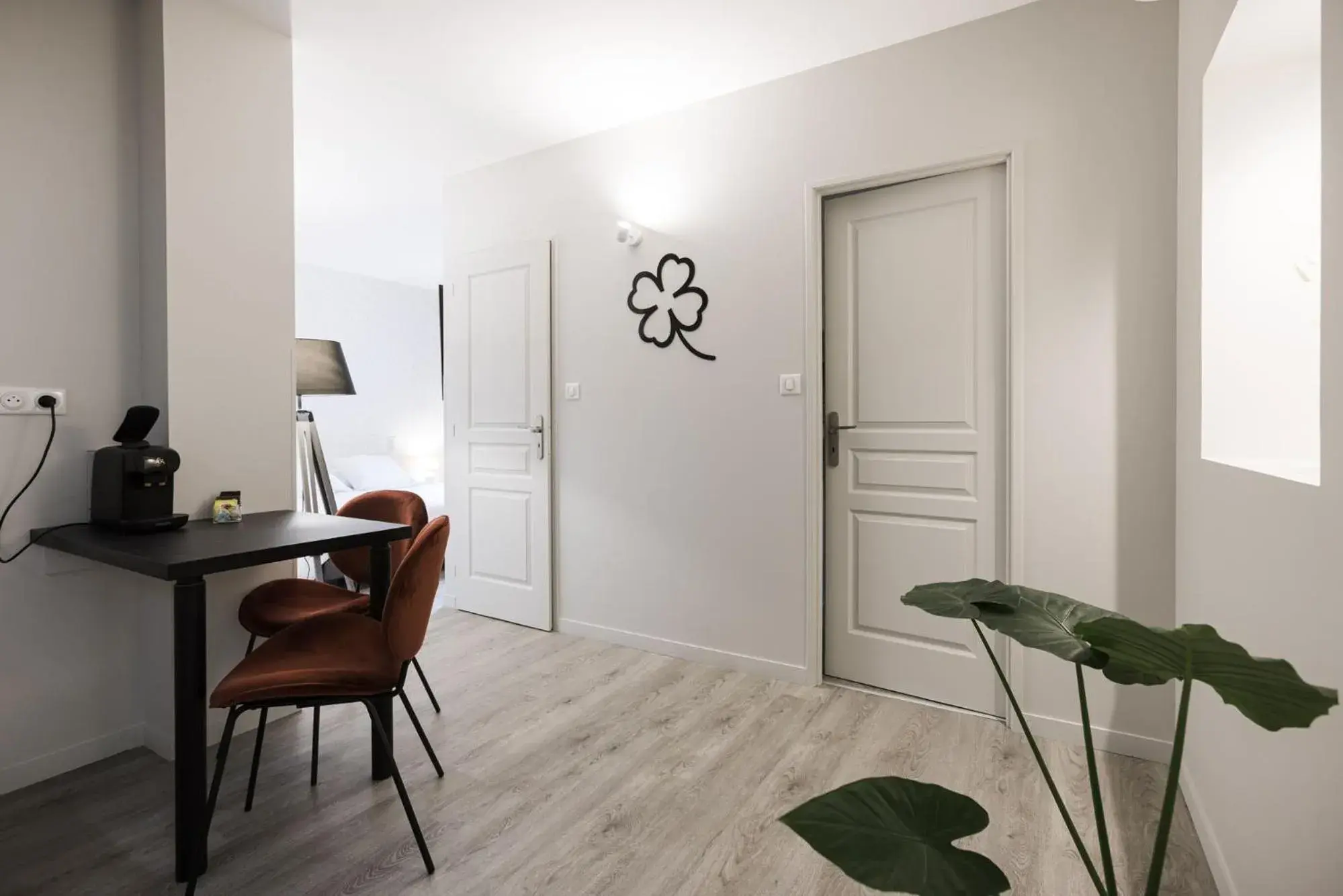 Le Trèfle à Quatre Feuilles Le Trèfle à Quatre Feuilles