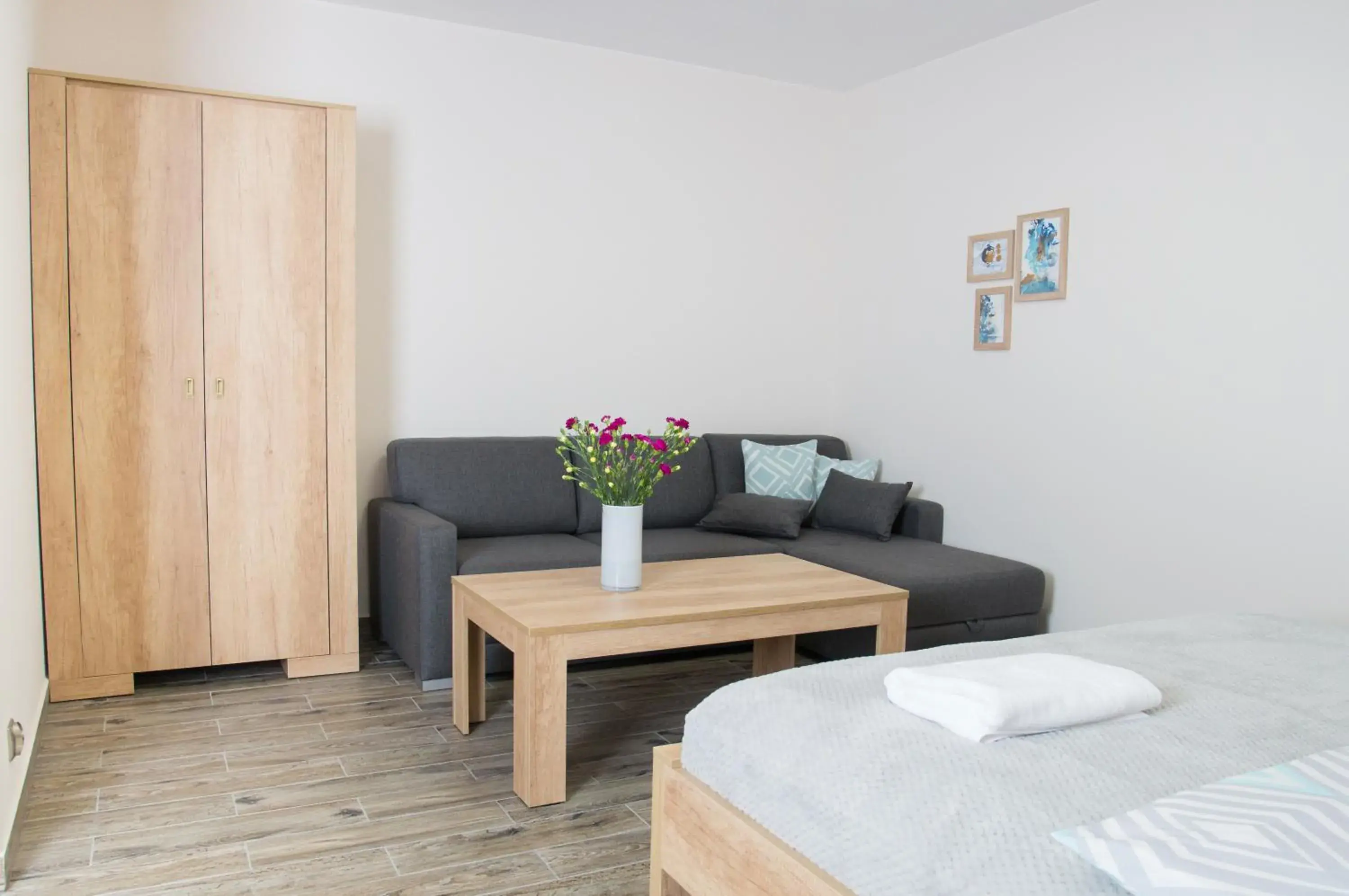 Quadruple Room with Private Bathroom in Dom Wakacyjny ODSAPKA Quadruple Room with Private Bathroom in Dom Wakacyjny ODSAPKA