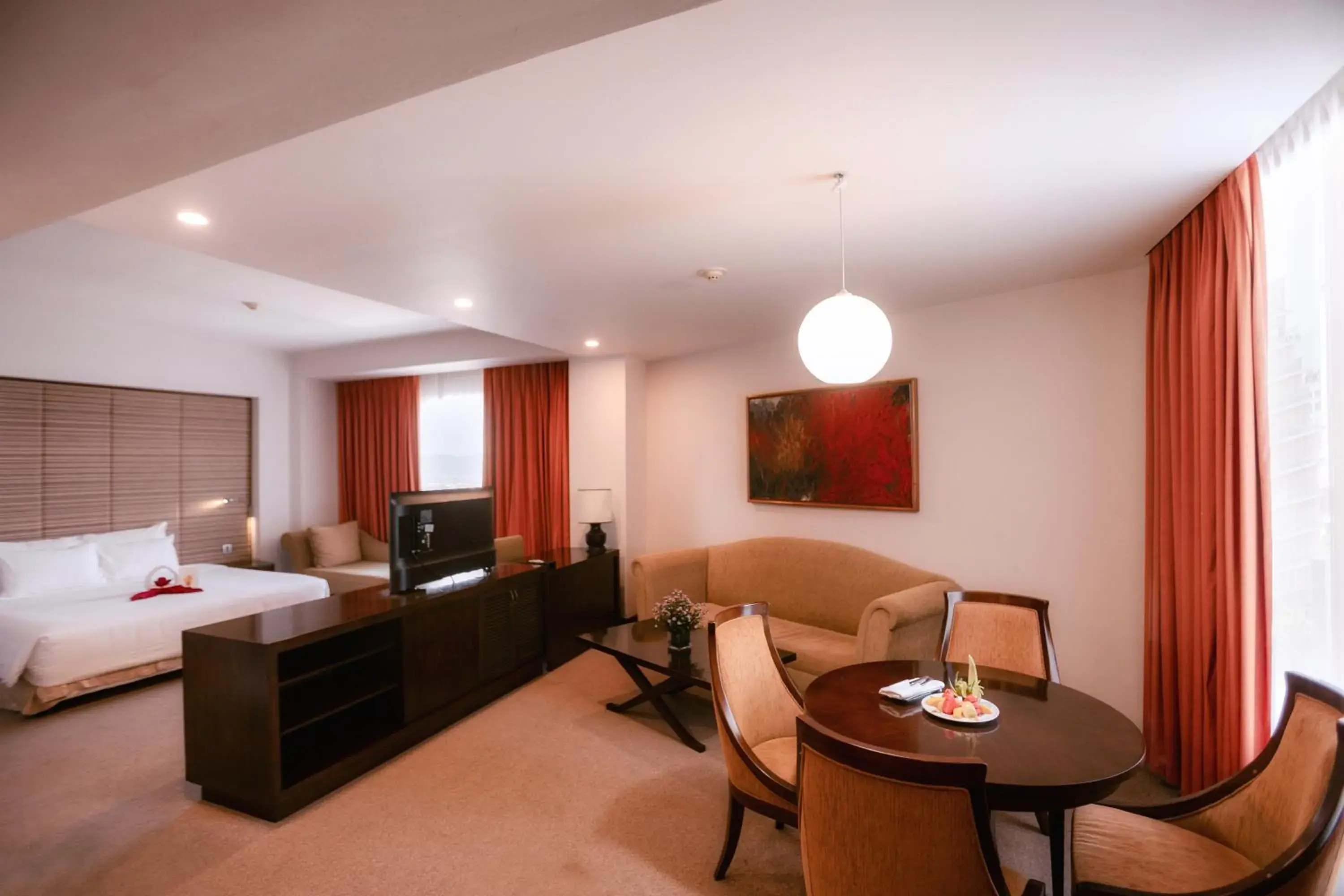 Executive Suite in Muong Thanh Holiday Hue Hotel Executive Suite in Muong Thanh Holiday Hue Hotel