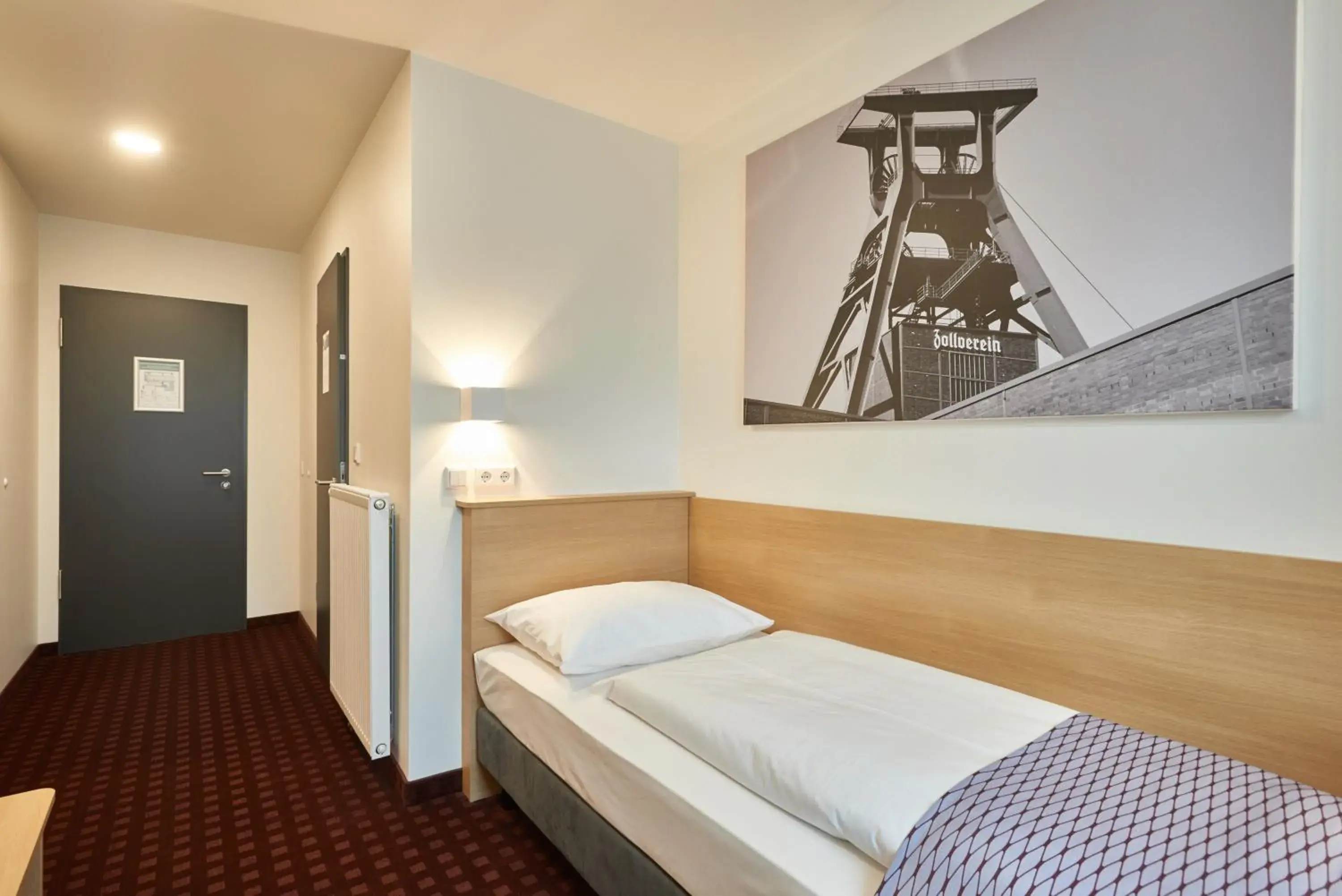 Single Room Business in McDreams Hotel Essen Single Room Business in McDreams Hotel Essen