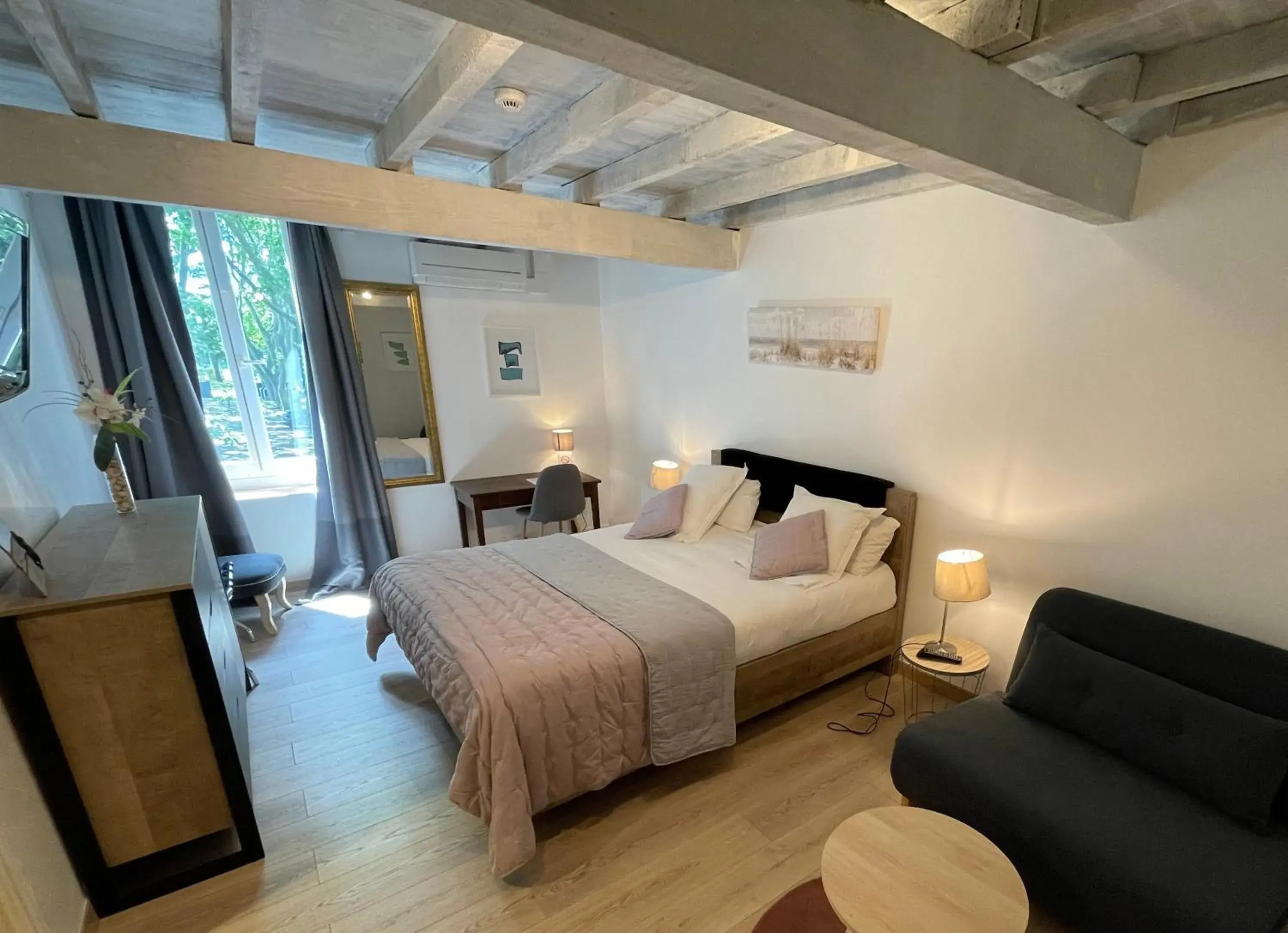 Superior Quadruple Room in Hotel Mas De Galoffre Superior Quadruple Room in Hotel Mas De Galoffre