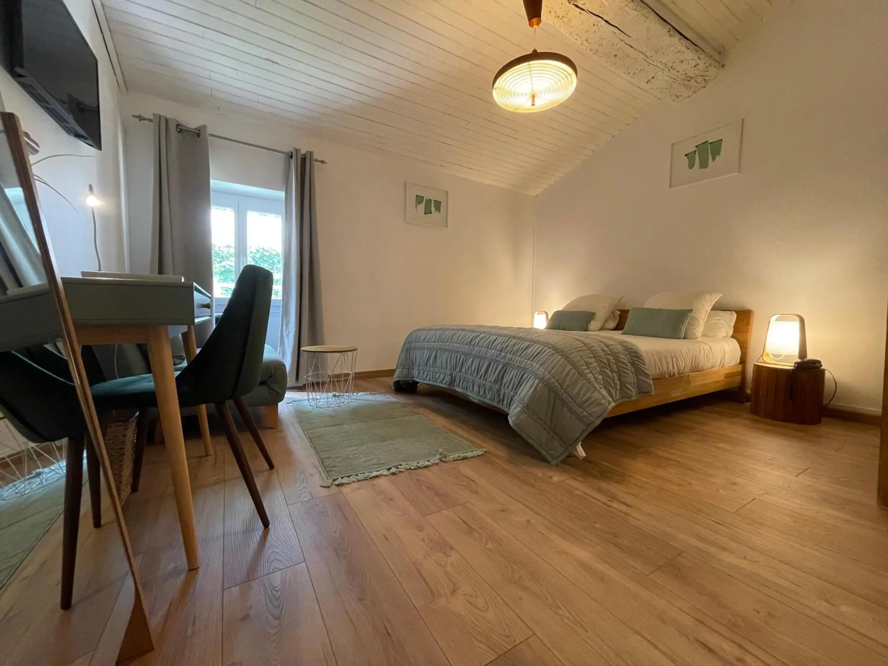 Superior Triple Room in Hotel Mas De Galoffre Superior Triple Room in Hotel Mas De Galoffre