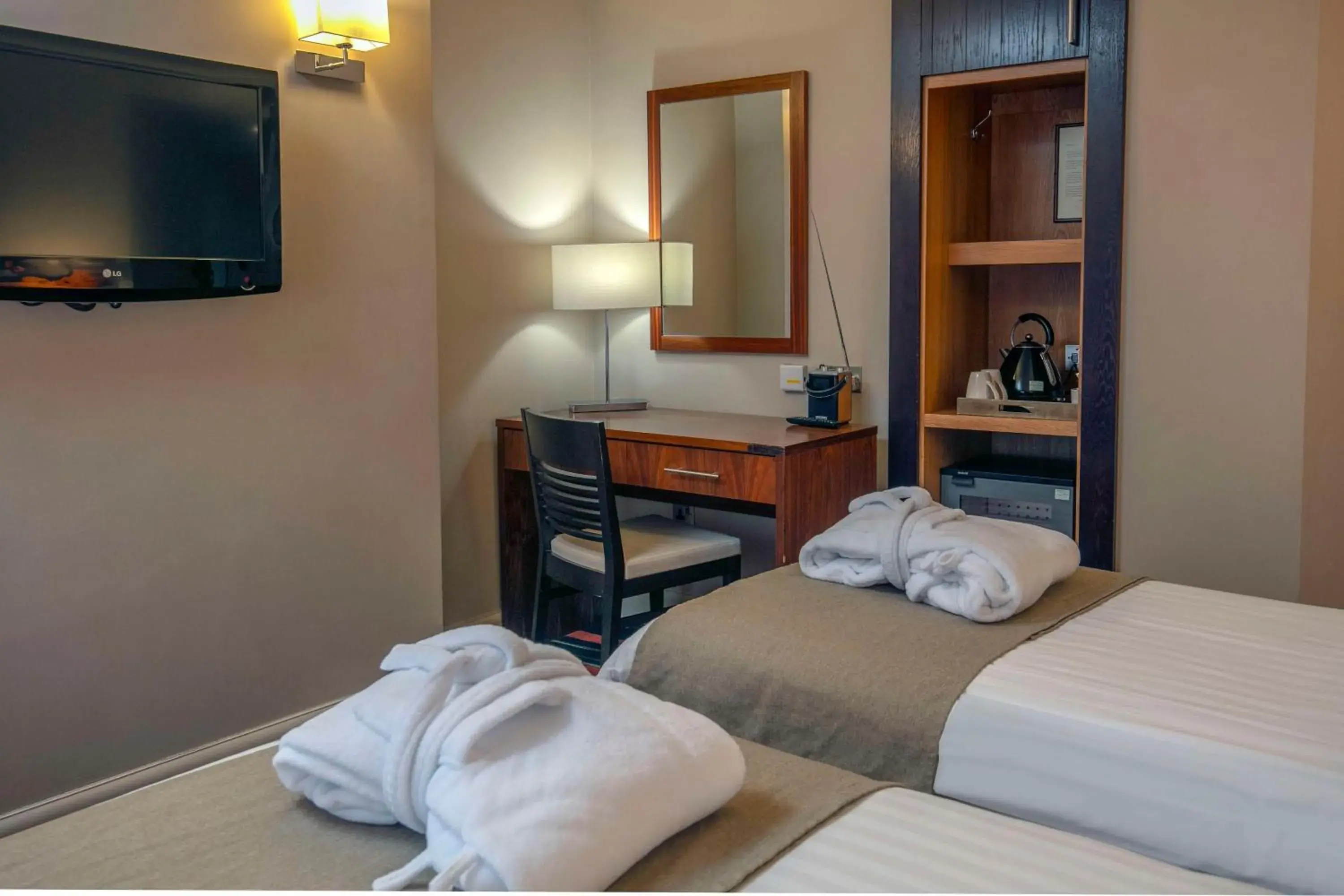 Superior Twin Room in Heywood House Hotel, BW Signature Collection Superior Twin Room in Heywood House Hotel, BW Signature Collection