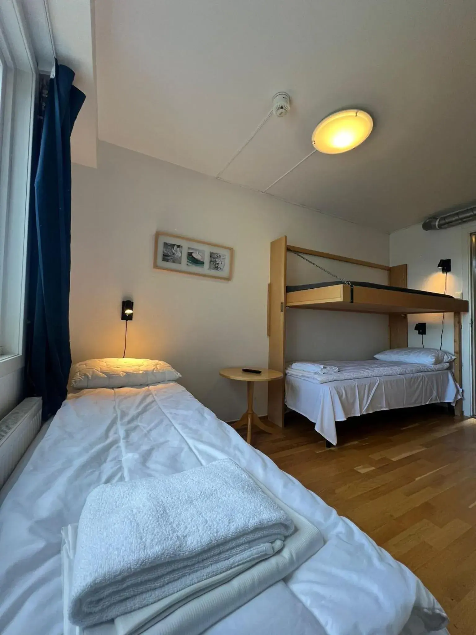 Triple Room with Bathroom in Gjøvik Hovdetun Hostel Triple Room with Bathroom in Gjøvik Hovdetun Hostel