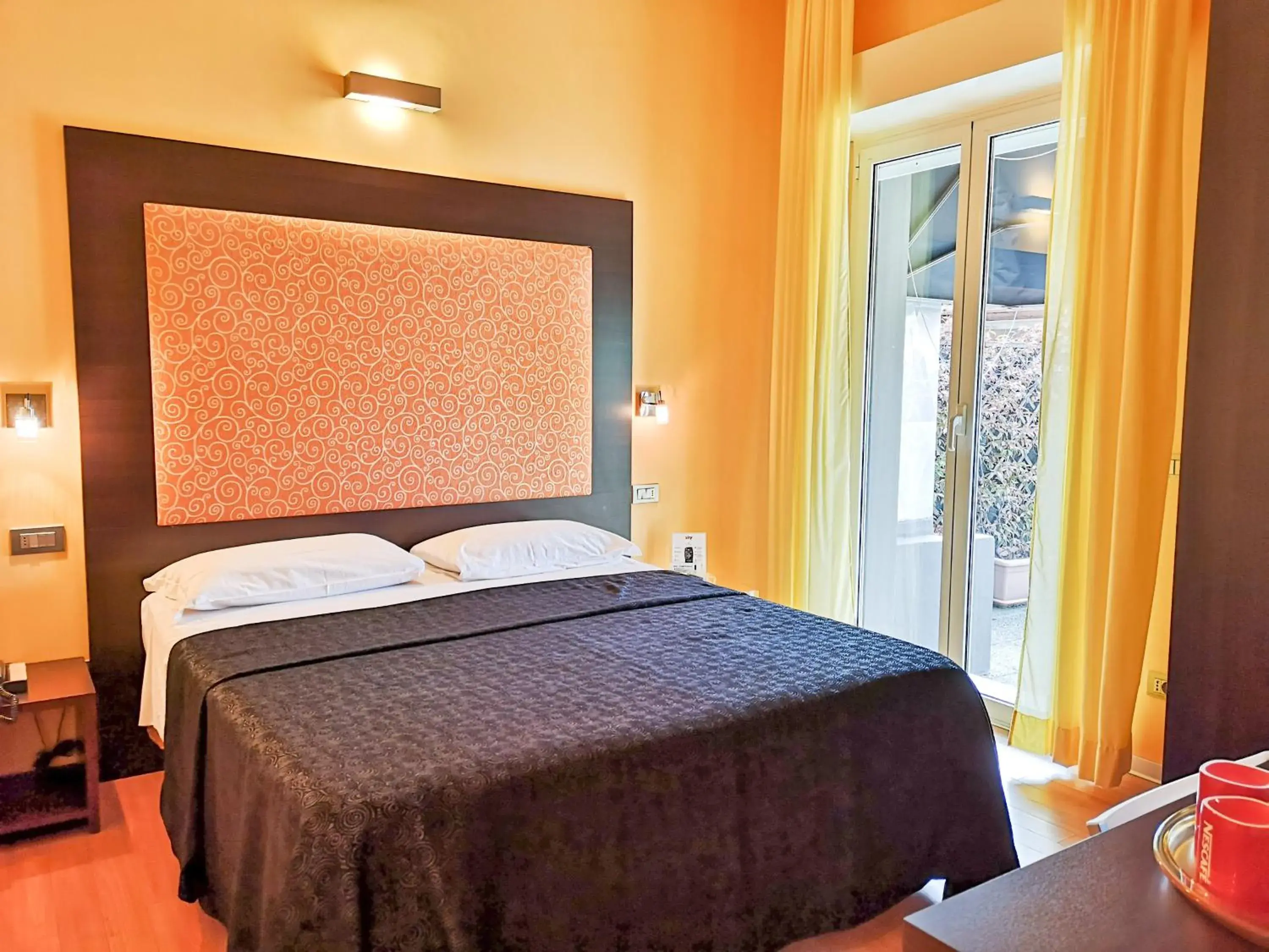 Double Room in Hotel Perla - The storyhoteller Double Room in Hotel Perla - The storyhoteller
