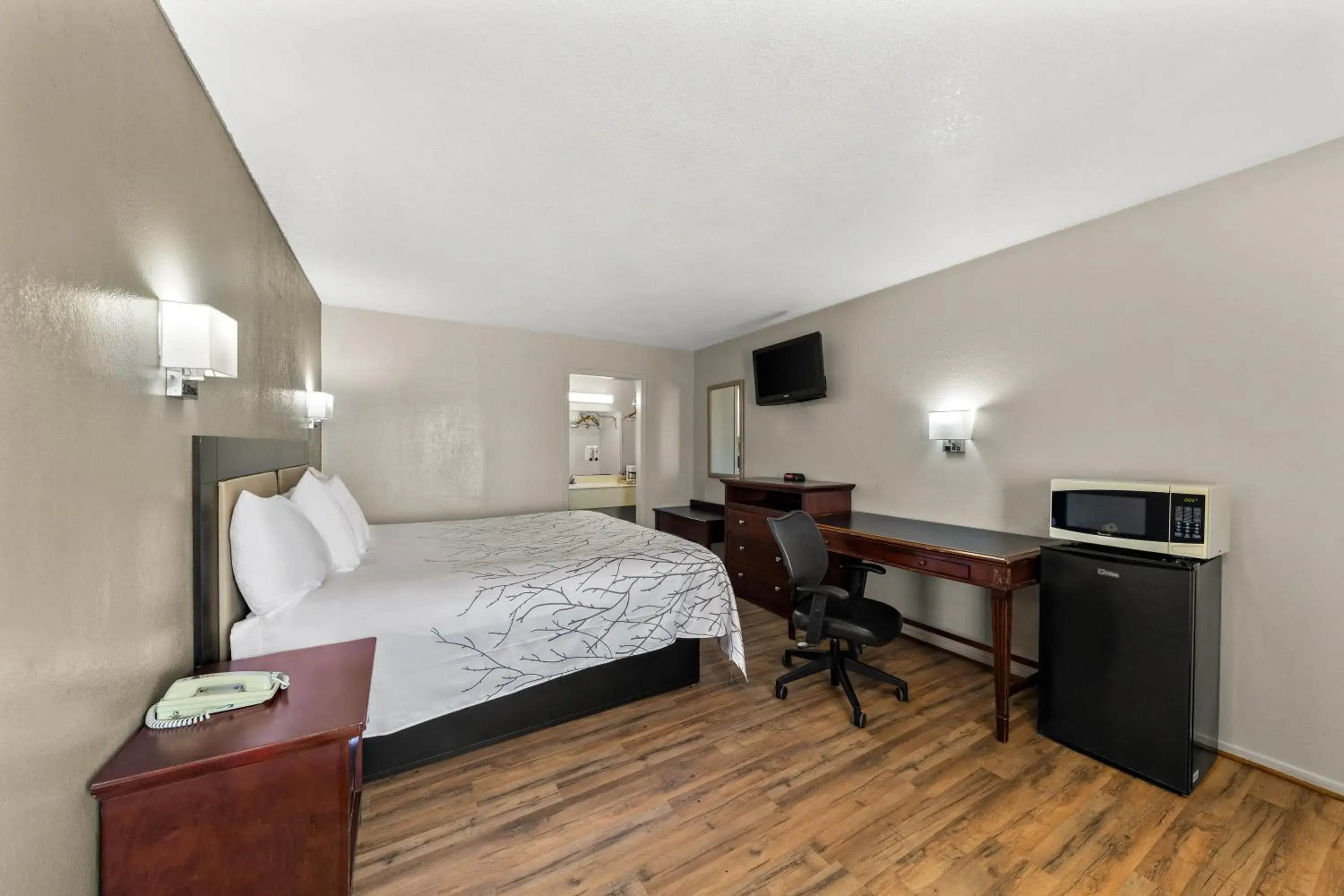 Large Single Room - single occupancy in Americas Best Value Inn Bonham Large Single Room - single occupancy in Americas Best Value Inn Bonham