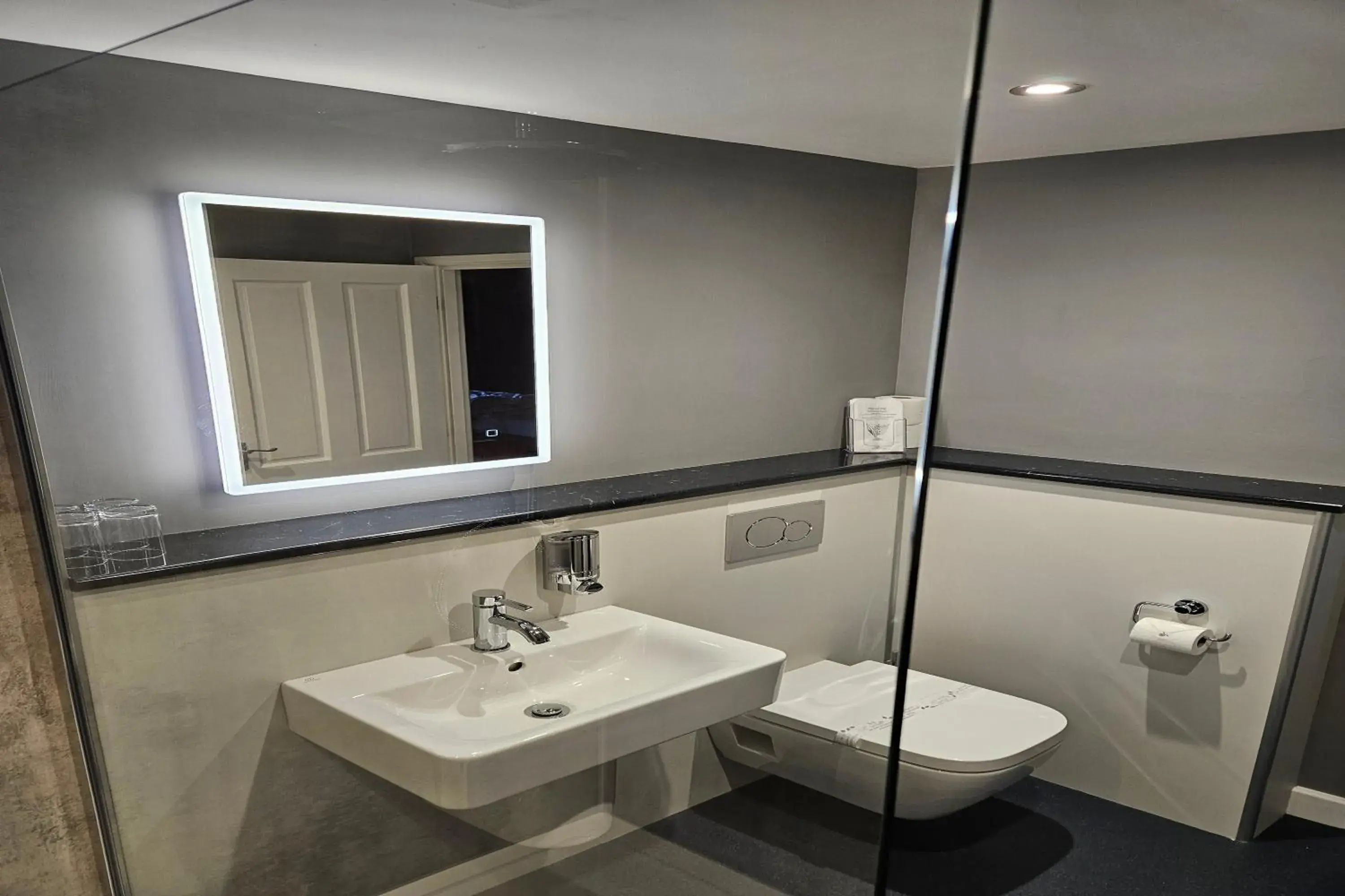 Family Room (2 Adults + 2 Children) in Brathay Lodge Family Room (2 Adults + 2 Children) in Brathay Lodge