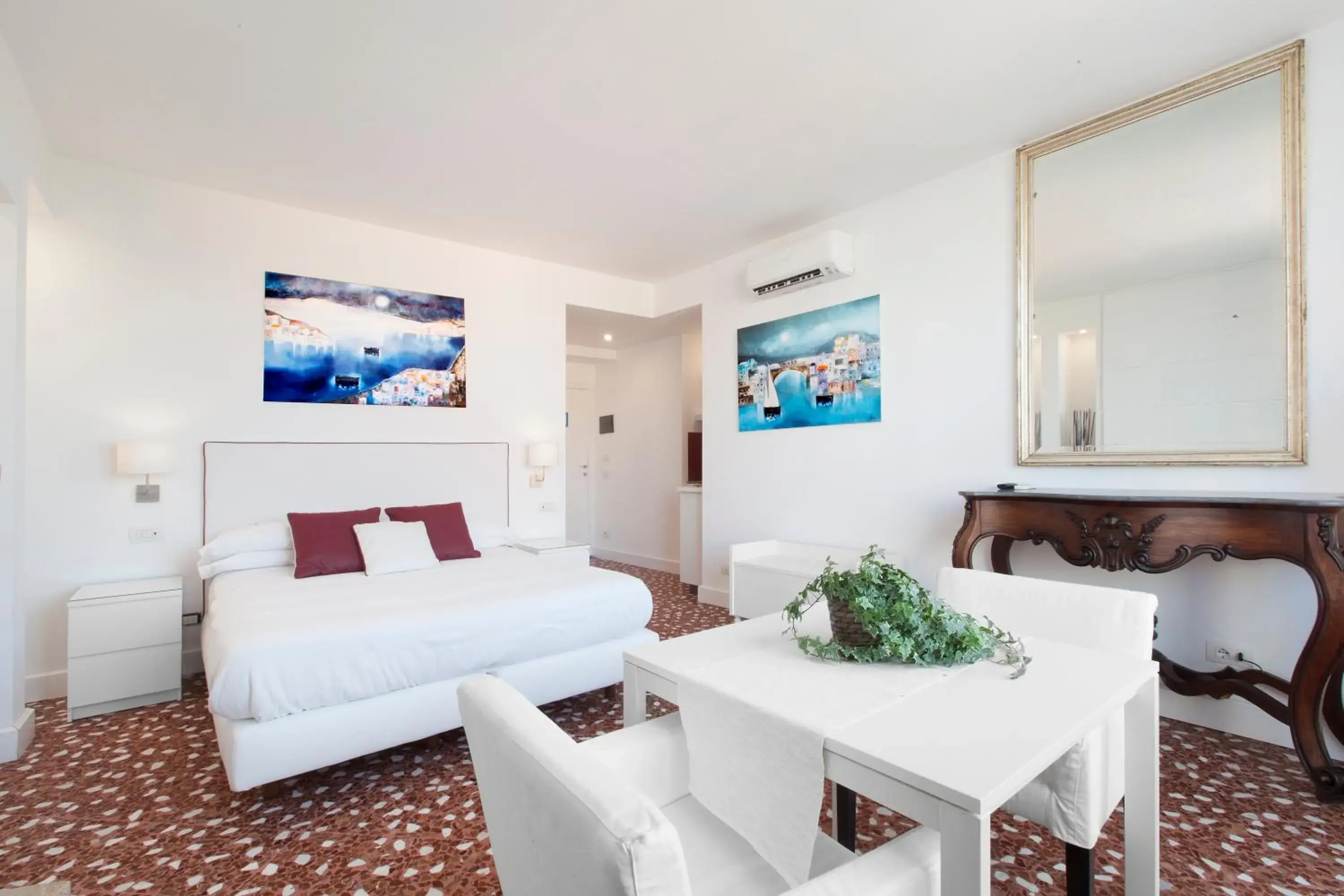 Deluxe Studio with Balcony in Sorrento Apartments Deluxe Studio with Balcony in Sorrento Apartments