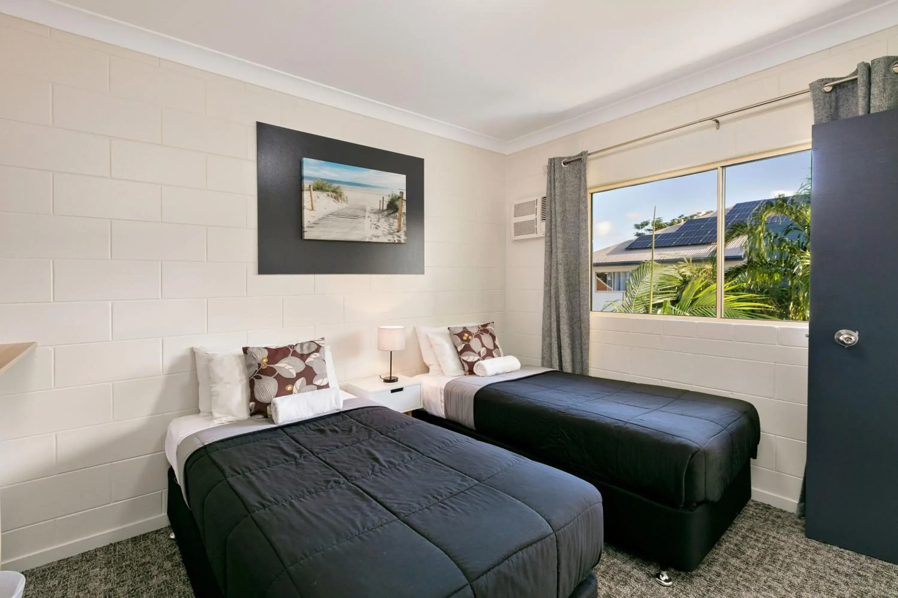 Interconnecting Room in Cairns Queens Court Interconnecting Room in Cairns Queens Court