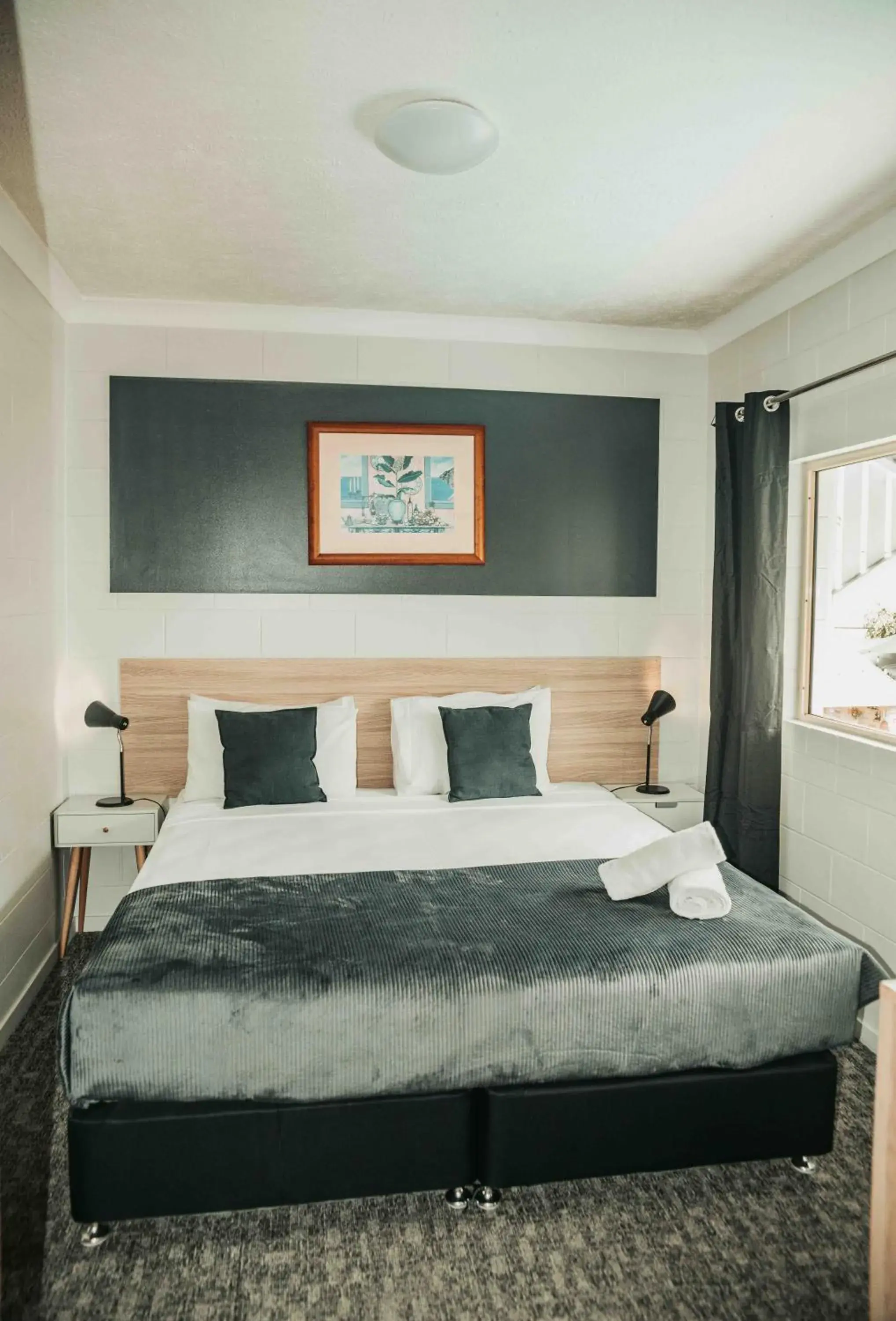 Standard Double Room in Cairns Queens Court Standard Double Room in Cairns Queens Court