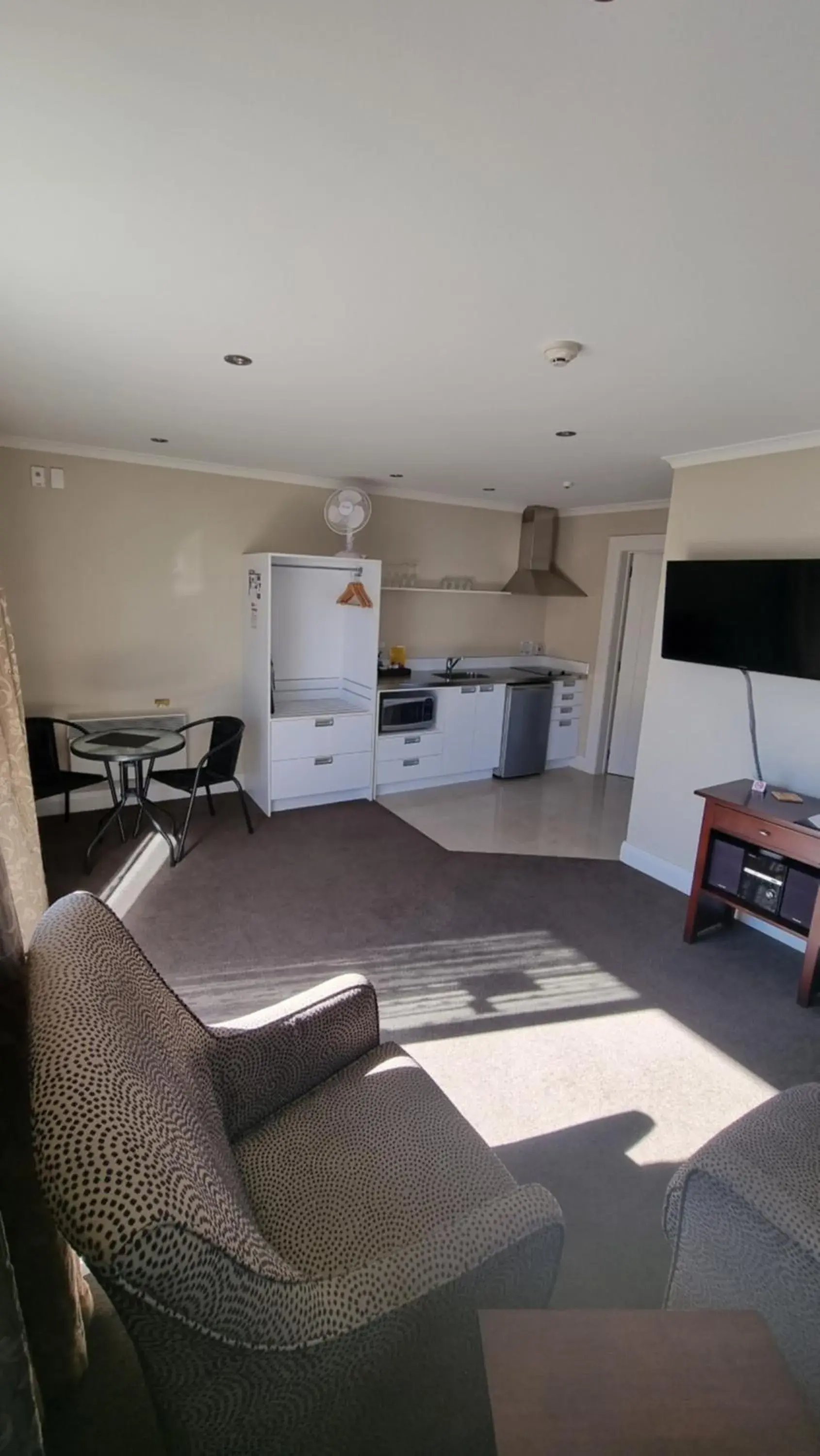 Executive One-Bedroom Suite with Spa Bath in THE MEWS Oamaru Executive One-Bedroom Suite with Spa Bath in THE MEWS Oamaru