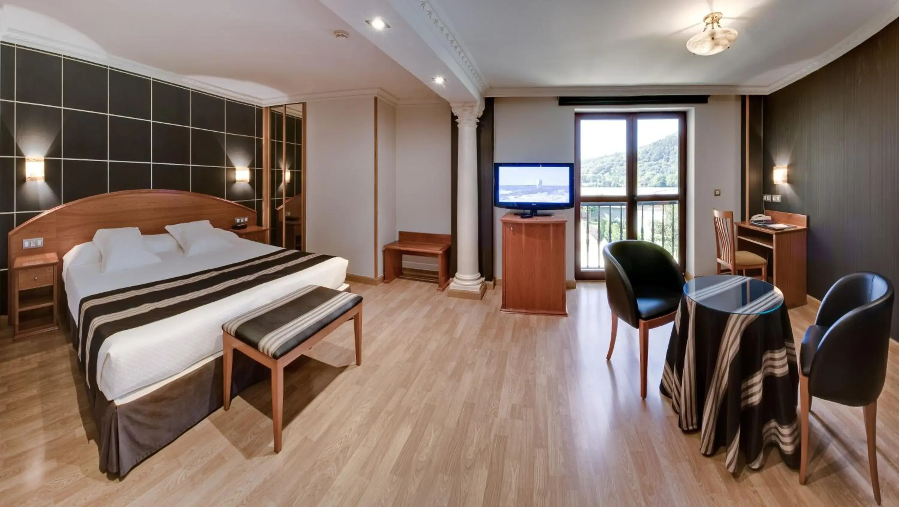 Superior Double or Twin Room in Hotel Spa Villa Pasiega Superior Double or Twin Room in Hotel Spa Villa Pasiega