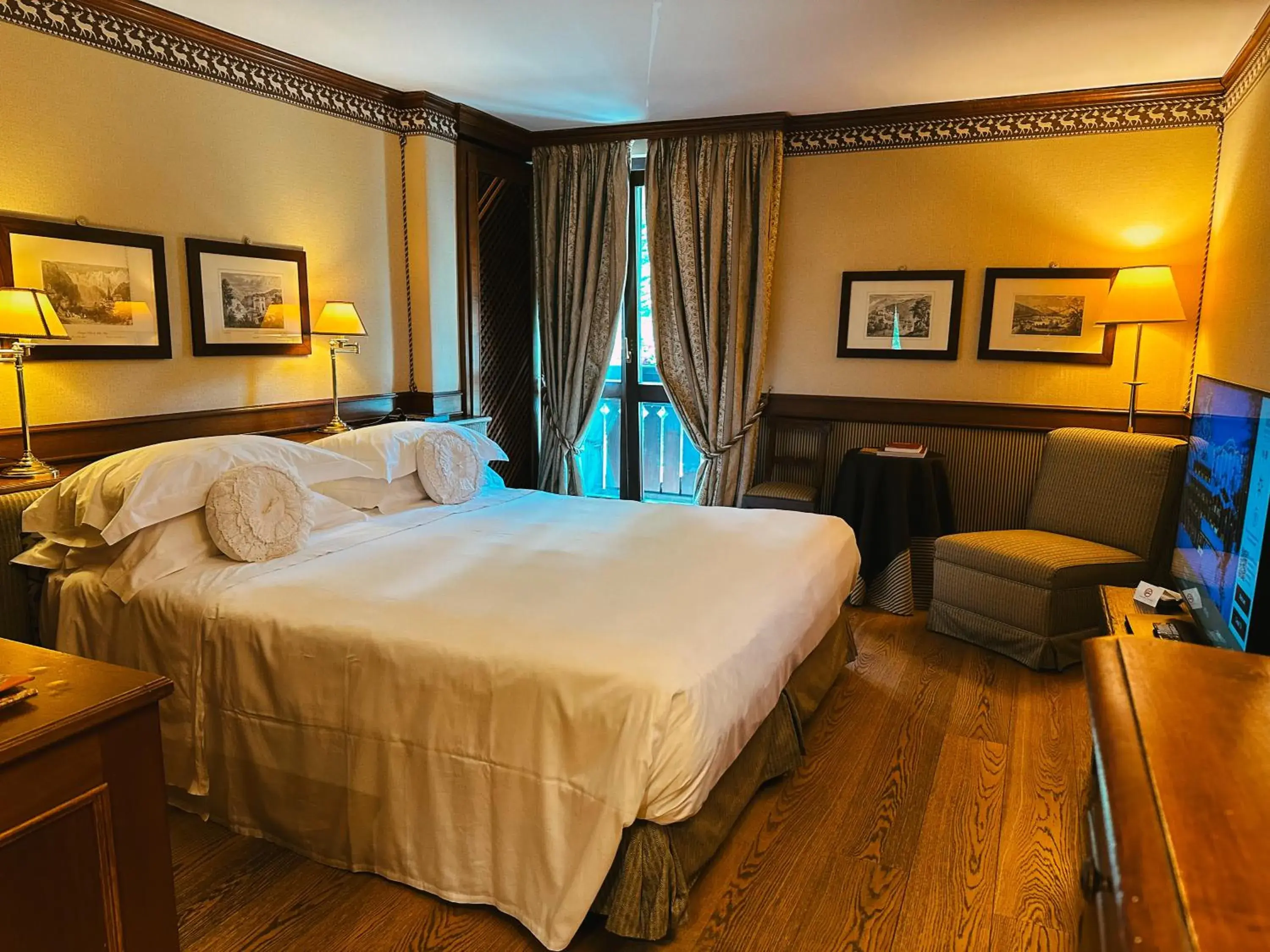 Double Room in Hotel Hermitage Relais & Châteaux Double Room in Hotel Hermitage Relais & Châteaux