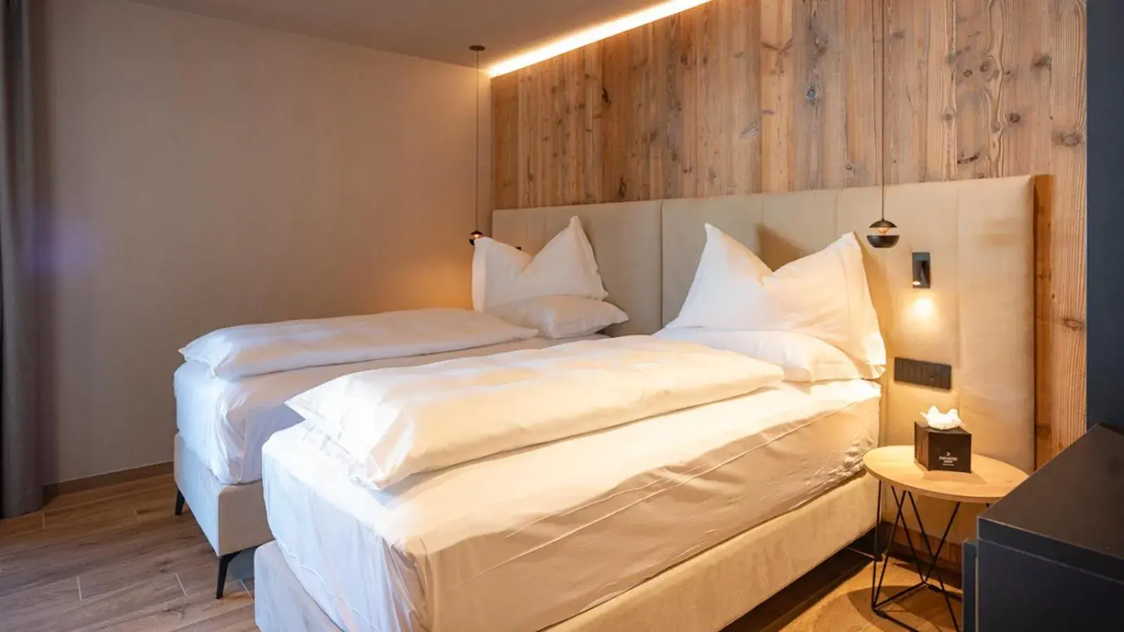 Superior Double or Twin Room with Balcony and Mountain View in Paradise Lodge Superior Double or Twin Room with Balcony and Mountain View in Paradise Lodge