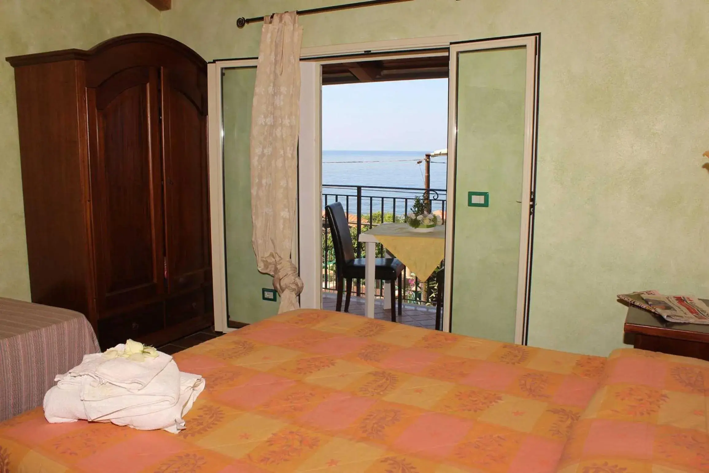 Studio with Sea View in Villa Paladino - B&B e Guest House Studio with Sea View in Villa Paladino - B&B e Guest House
