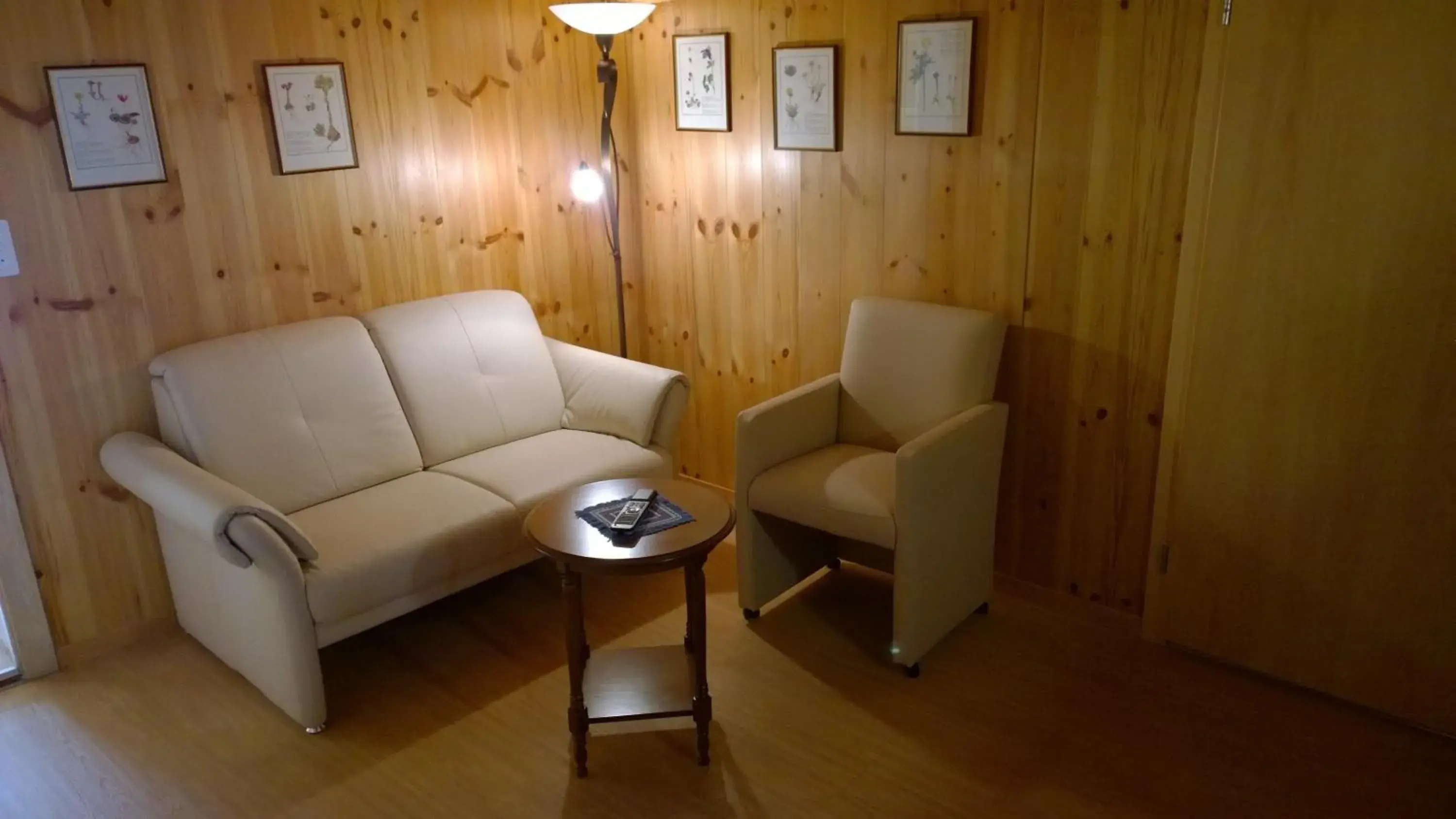 Single Room with Shared Bathroom in Hotel-Restaurant Drei Tannen Single Room with Shared Bathroom in Hotel-Restaurant Drei Tannen