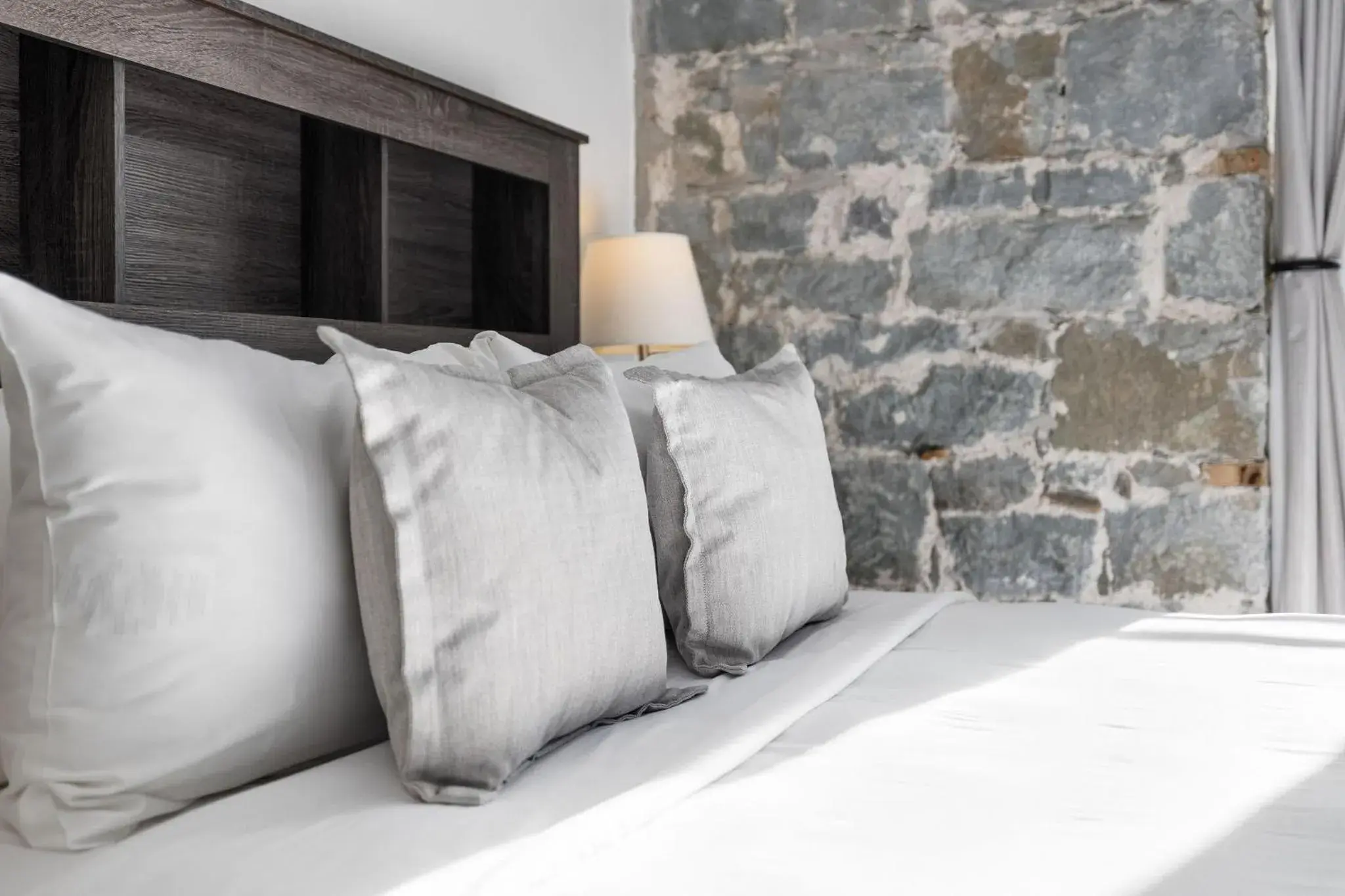 Regular Room / Kitchenette / Animals Not Permitted in Hotel Port-Royal Regular Room / Kitchenette / Animals Not Permitted in Hotel Port-Royal