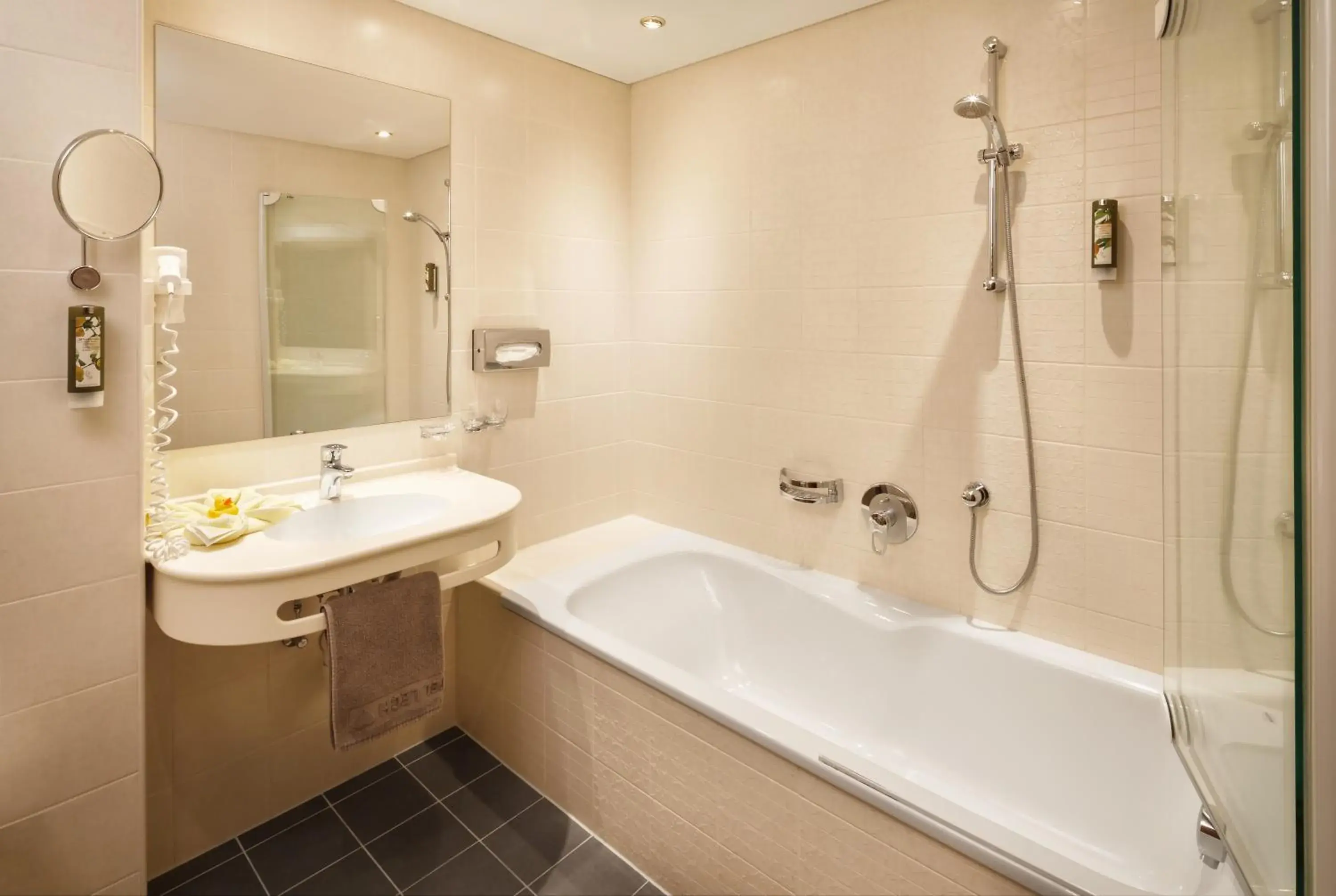 Superior Triple Room - single occupancy in Hotel Lech & Residenz Chesa Rosa Superior Triple Room - single occupancy in Hotel Lech & Residenz Chesa Rosa