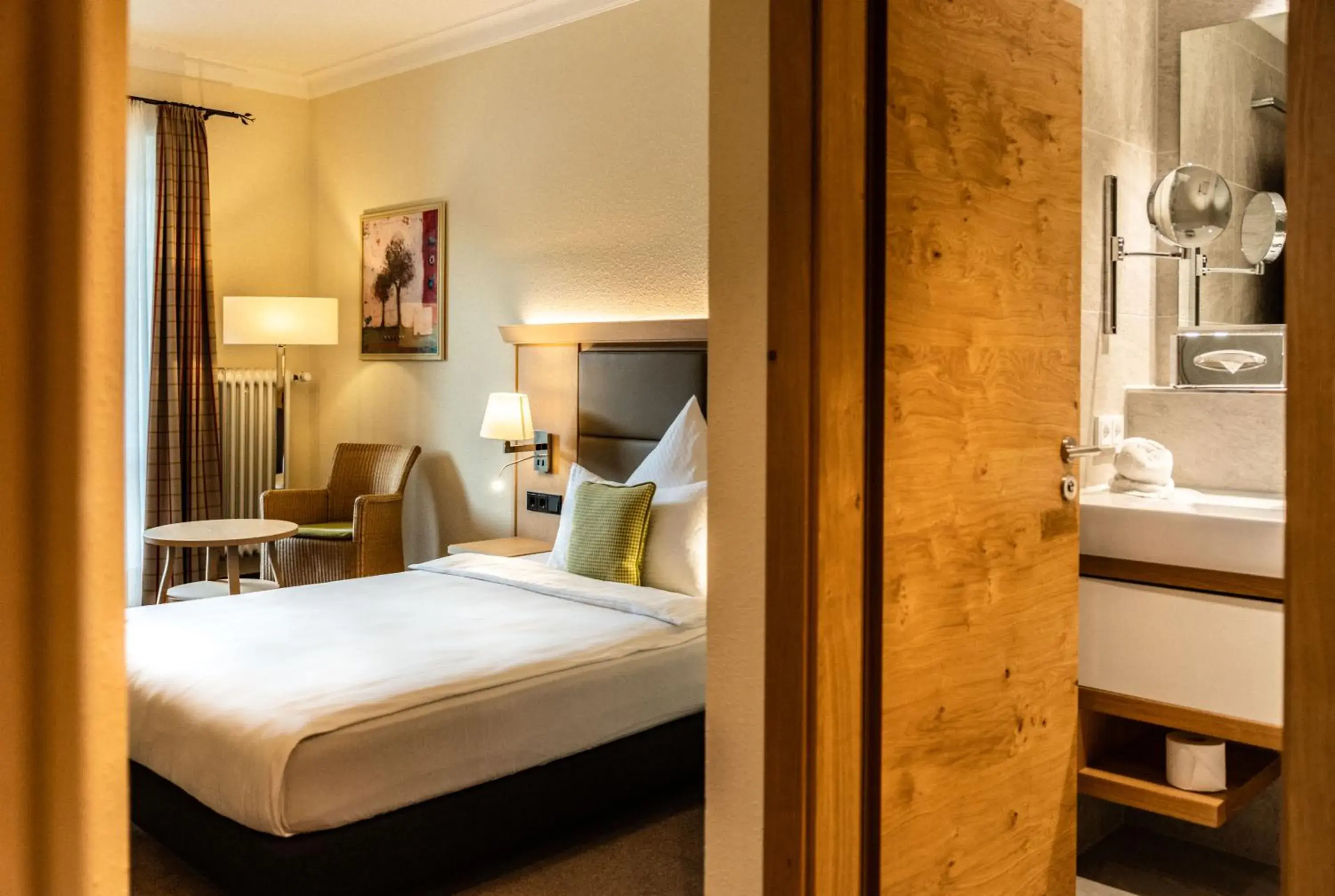 Single Room with Lake View - single occupancy in Eibsee Hotel Single Room with Lake View - single occupancy in Eibsee Hotel