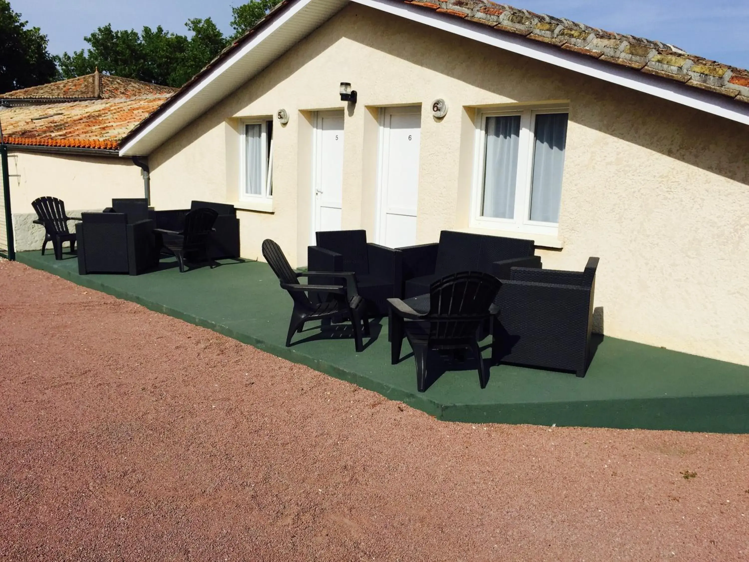 Quadruple Room in Hôtel Marjolaine Quadruple Room in Hôtel Marjolaine