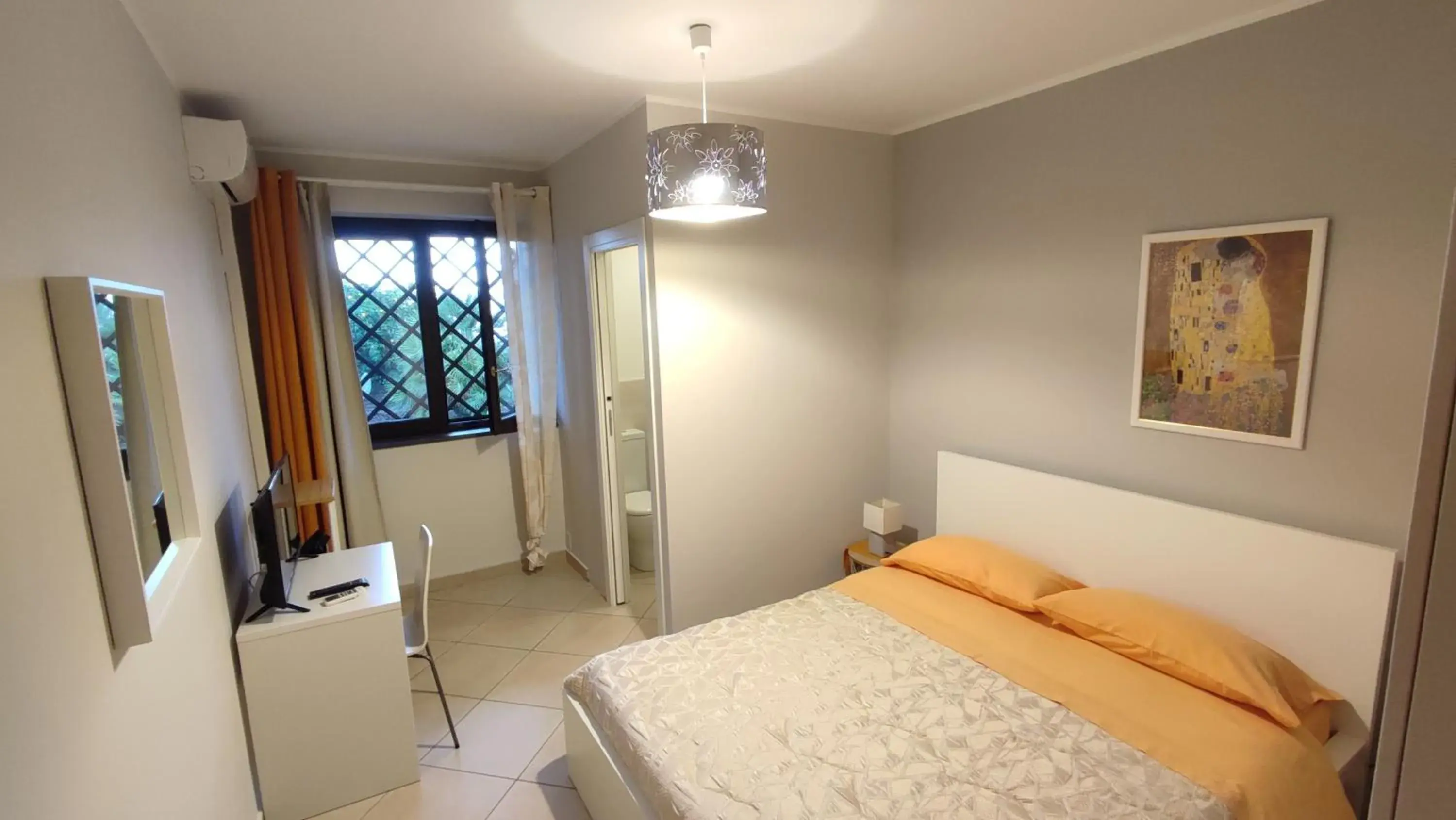 Double or Twin Room with Bathroom - single occupancy in Villa Feluchia Tra Il Mare E Il Vulcano Double or Twin Room with Bathroom - single occupancy in Villa Feluchia Tra Il Mare E Il Vulcano